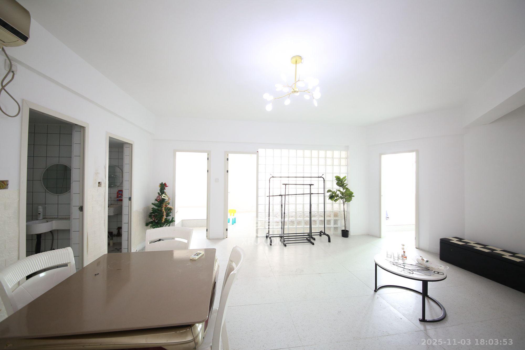 汇源大厦  1室2厅1卫    3500.0元/月室内图