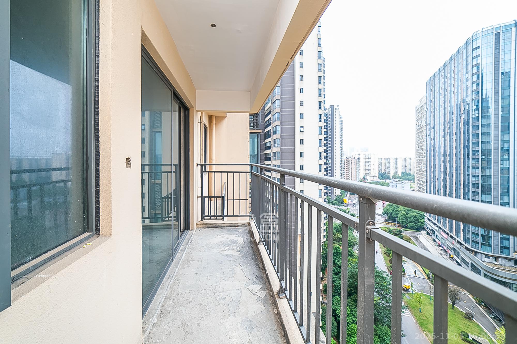 岭福家苑（天心佳苑）  3室2厅2卫    145.0万阳台