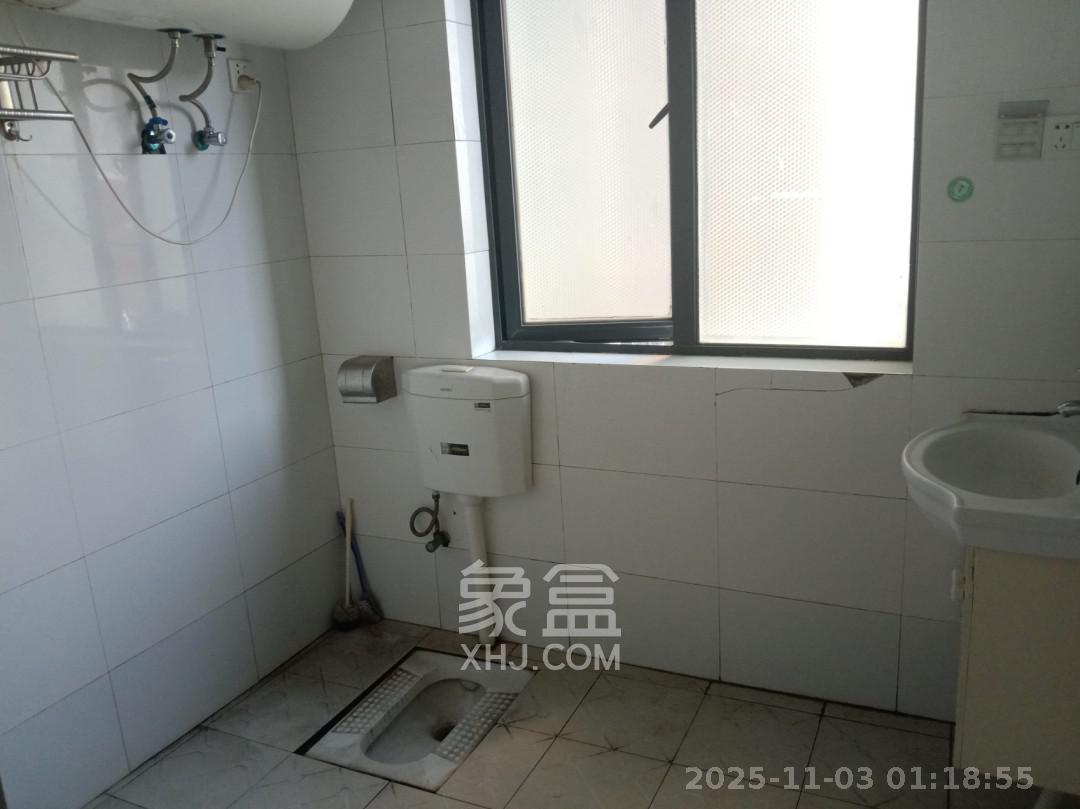 钰龙天下一期  1室2厅1卫    2200.0元/月 钰龙天下一期  1室2厅1卫    2200.0元/月室内图