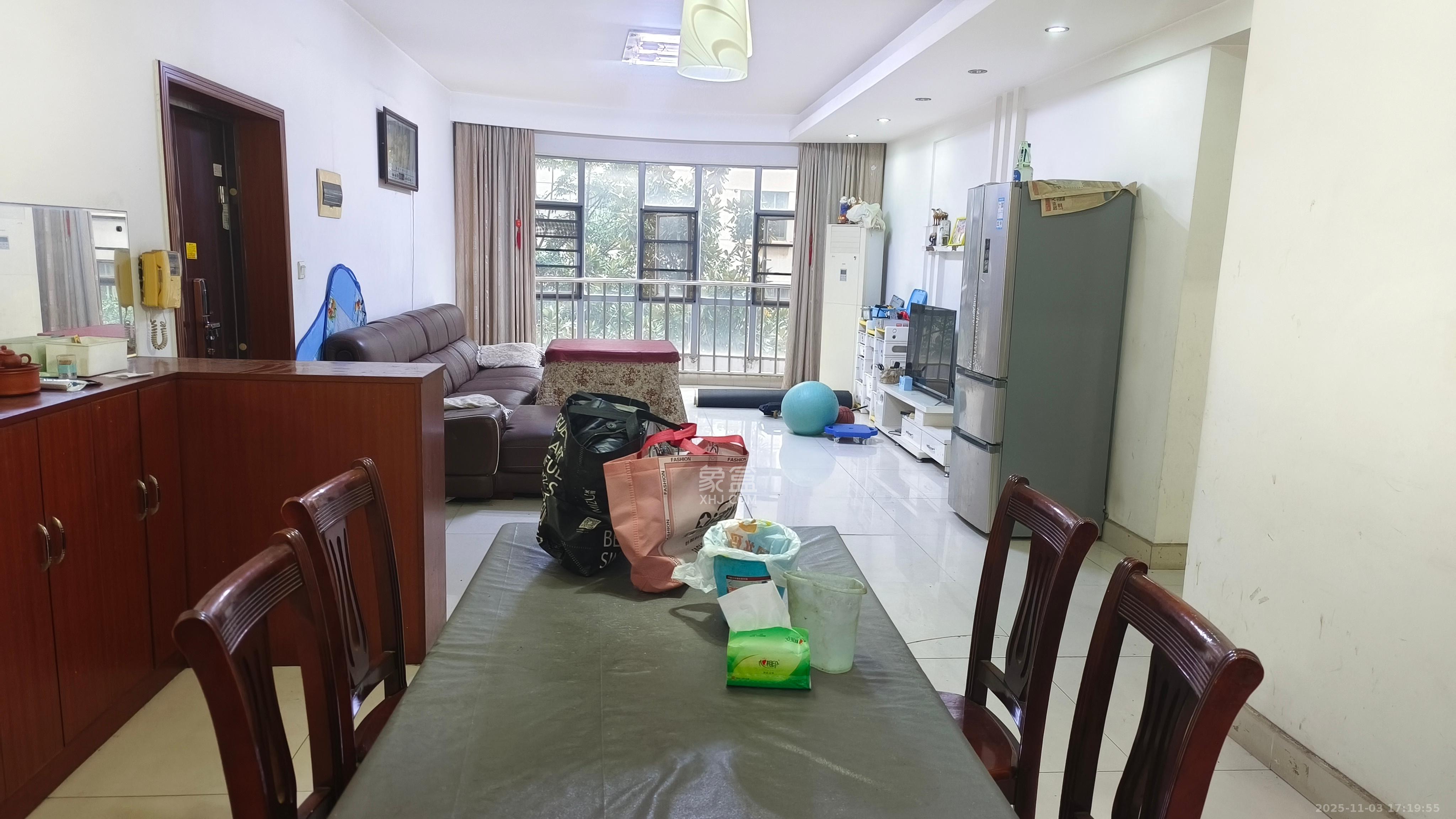 芙蓉苑  4室2厅2卫    2800.0元/月室内图