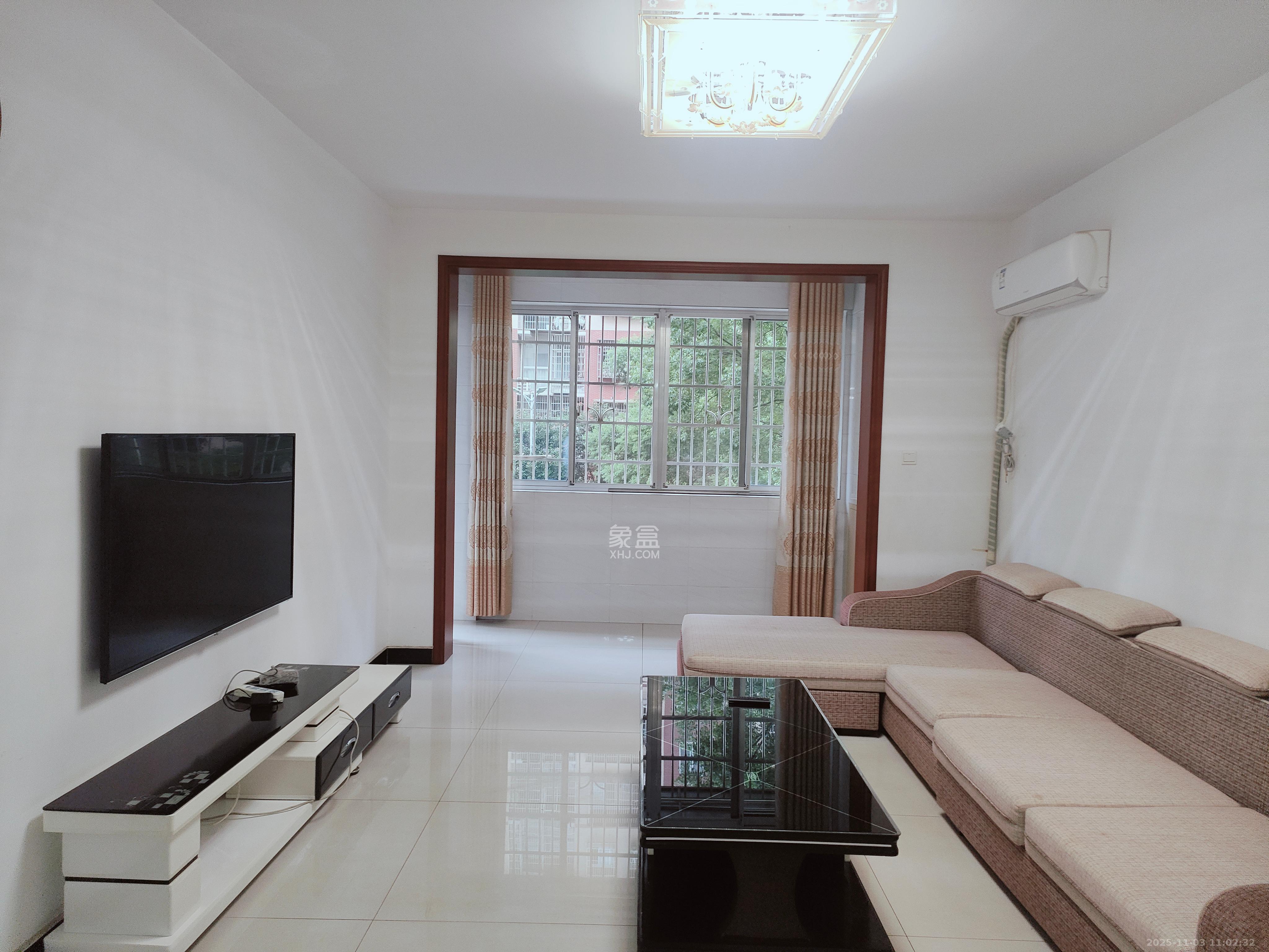 先锋新宇  2室1厅1卫    1600.0元/月