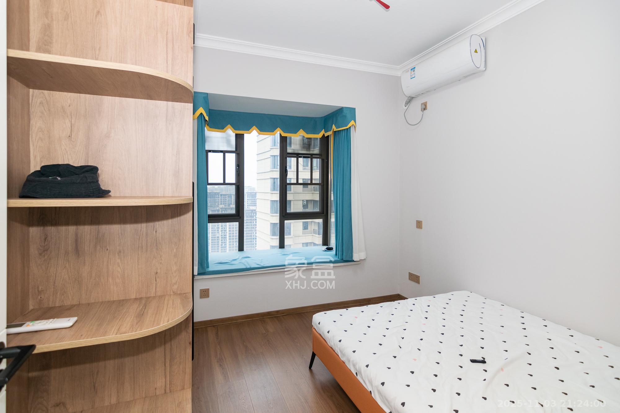 润和山水郡  4室2厅2卫    116.0万卧室