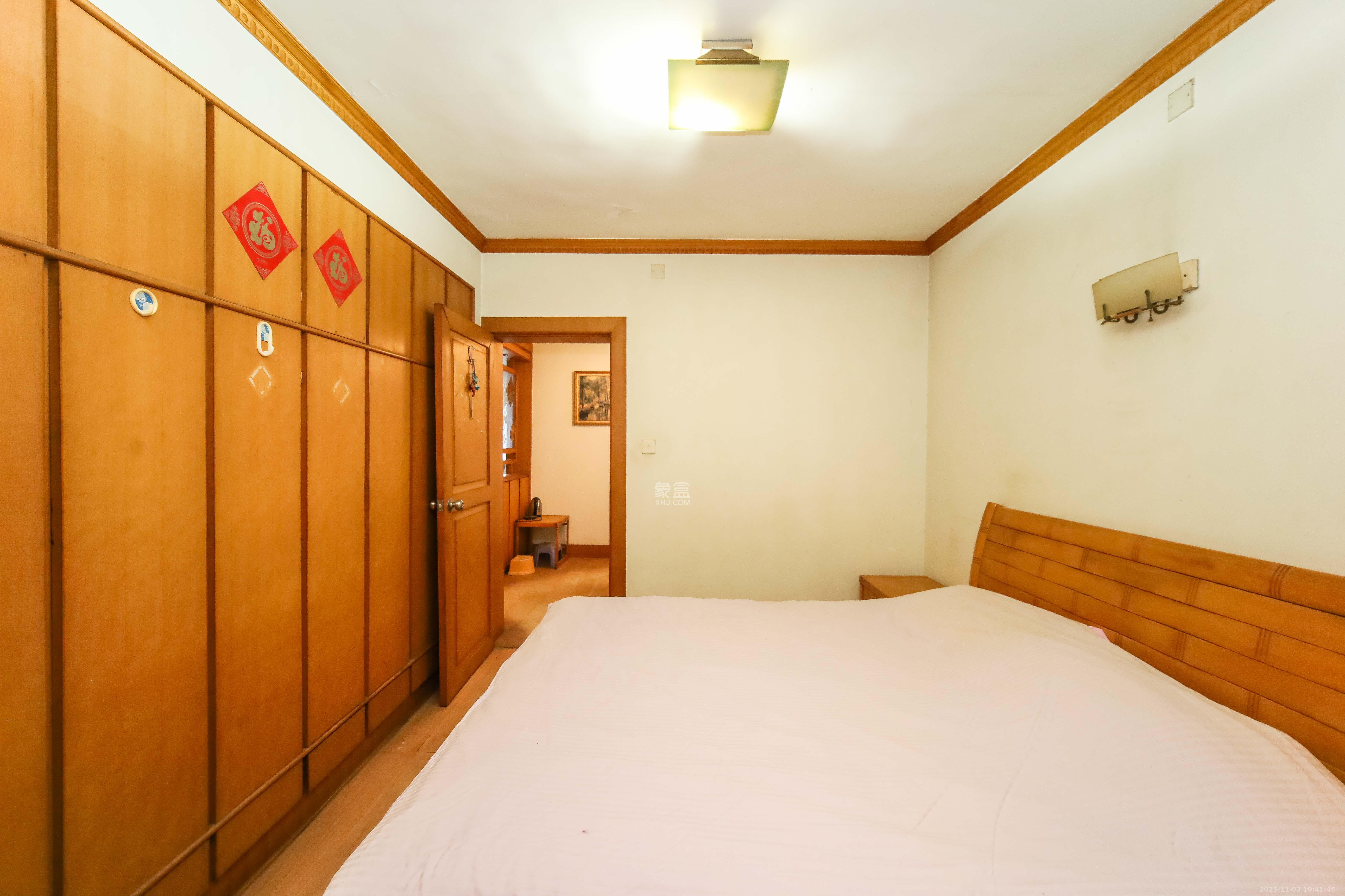 环达公寓 3室2厅1卫 56.0万 环达公寓 3室2厅1卫 56.0万卧室