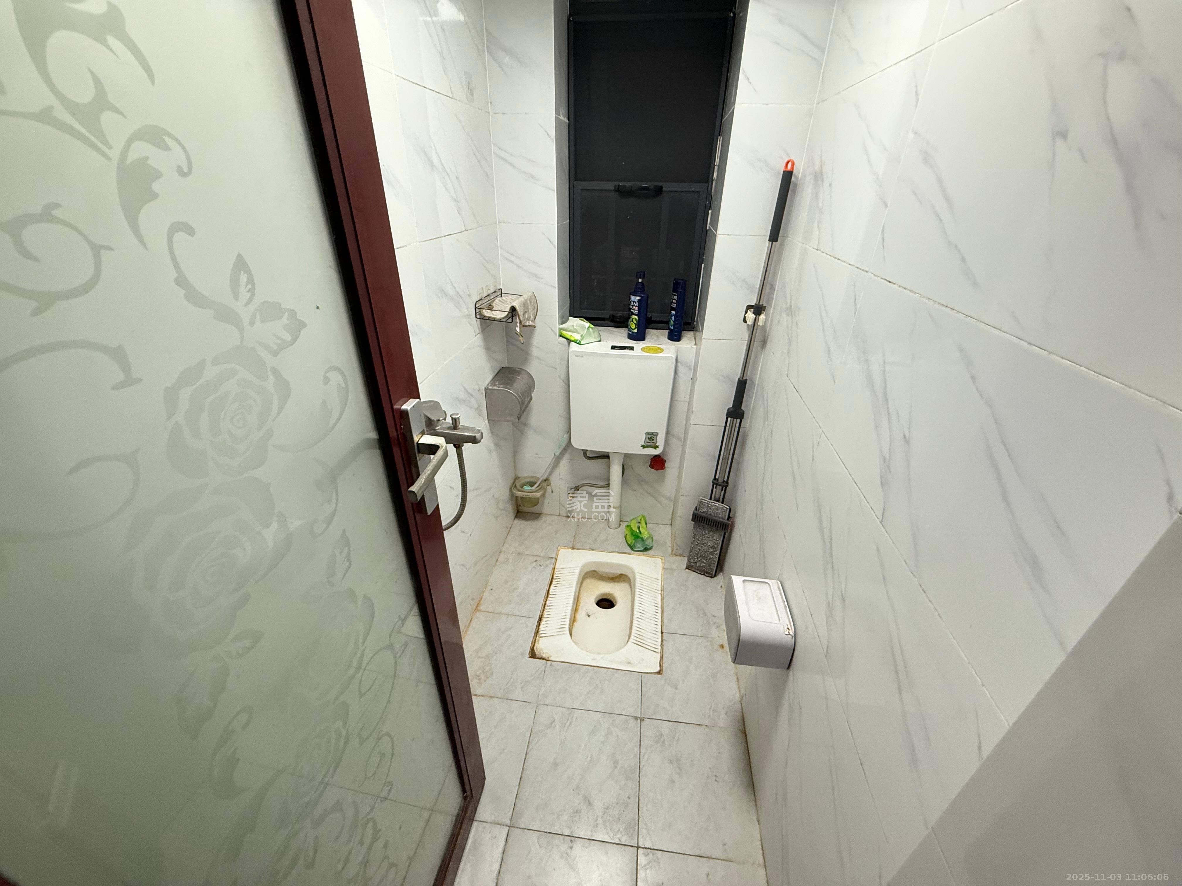 红花坡社区  2室1厅1卫    1500.0元/月室内图