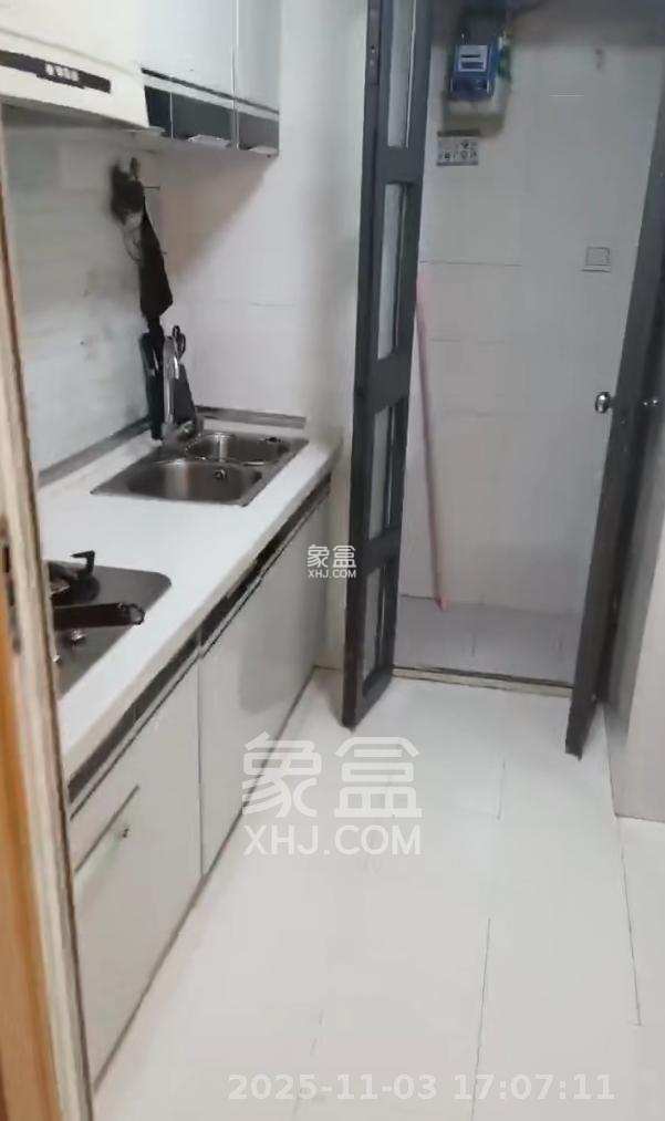 中天广场  2室1厅1卫    2700.0元/月 中天广场  2室1厅1卫    2700.0元/月室内图