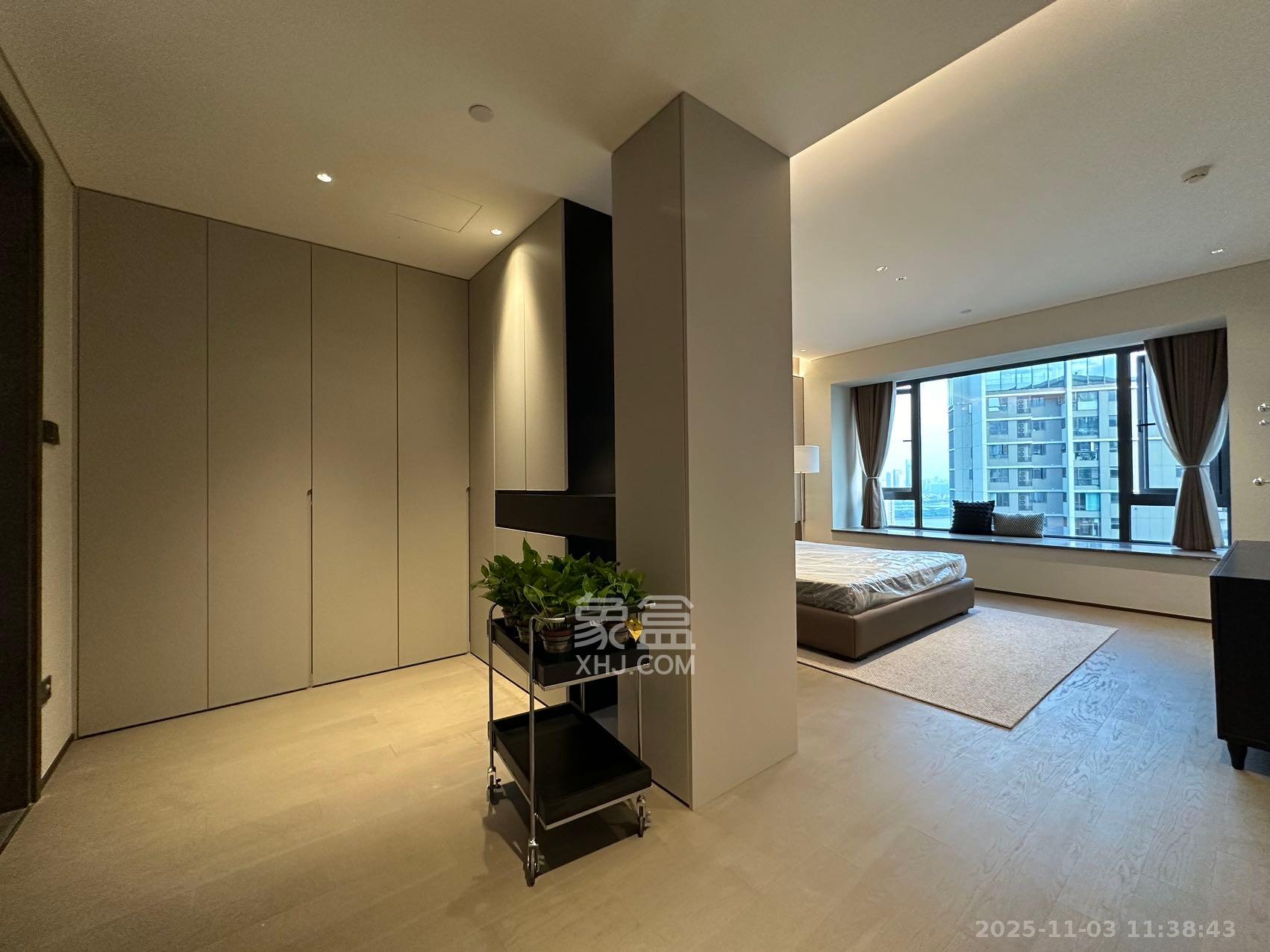 长沙悦府（华润万象城）  4室2厅3卫    19000.0元/月室内图