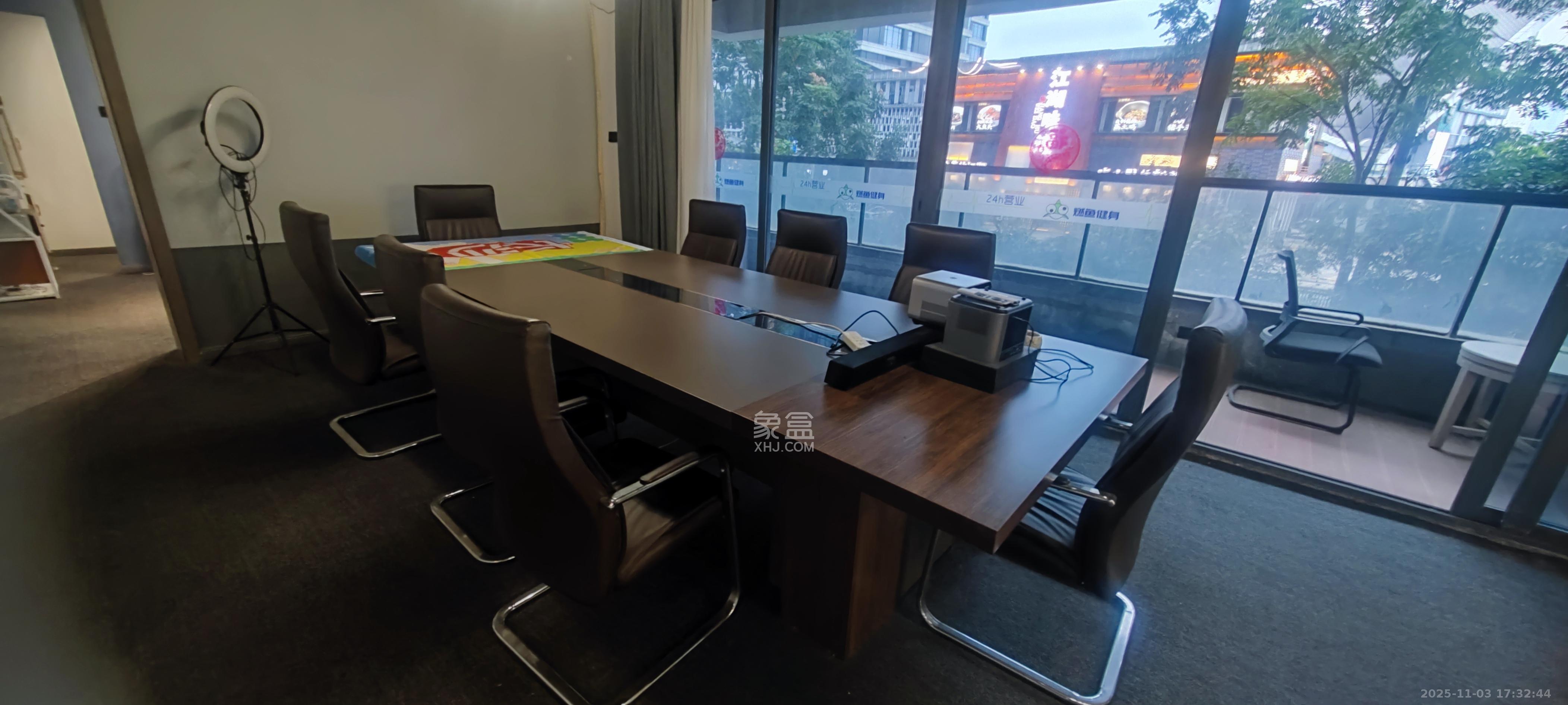 卓越浅水湾 7室2厅2卫 4500.0元/月 卓越浅水湾 7室2厅2卫 4500.0元/月室内图