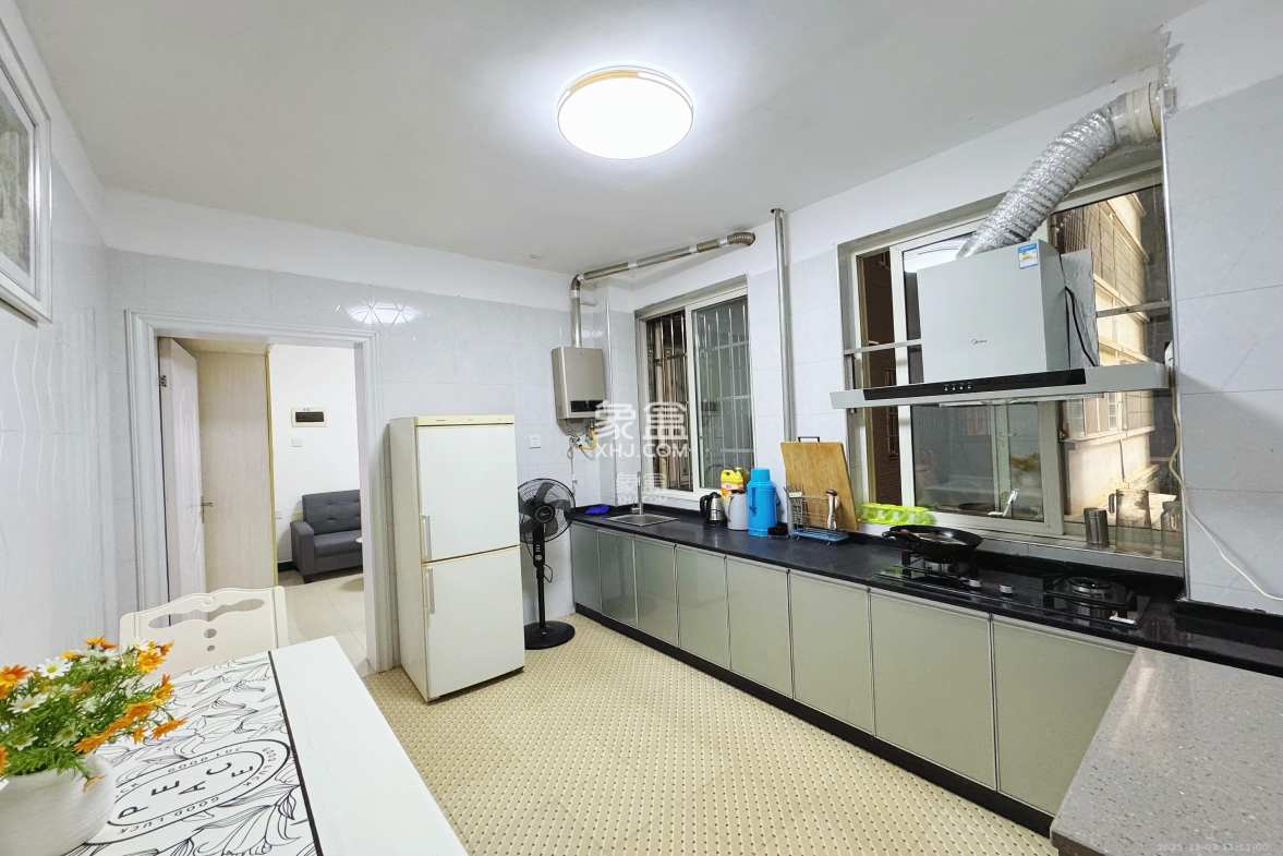 锦璨家园 1室1厅1卫 1400.0元/月 锦璨家园 1室1厅1卫 1400.0元/月室内图