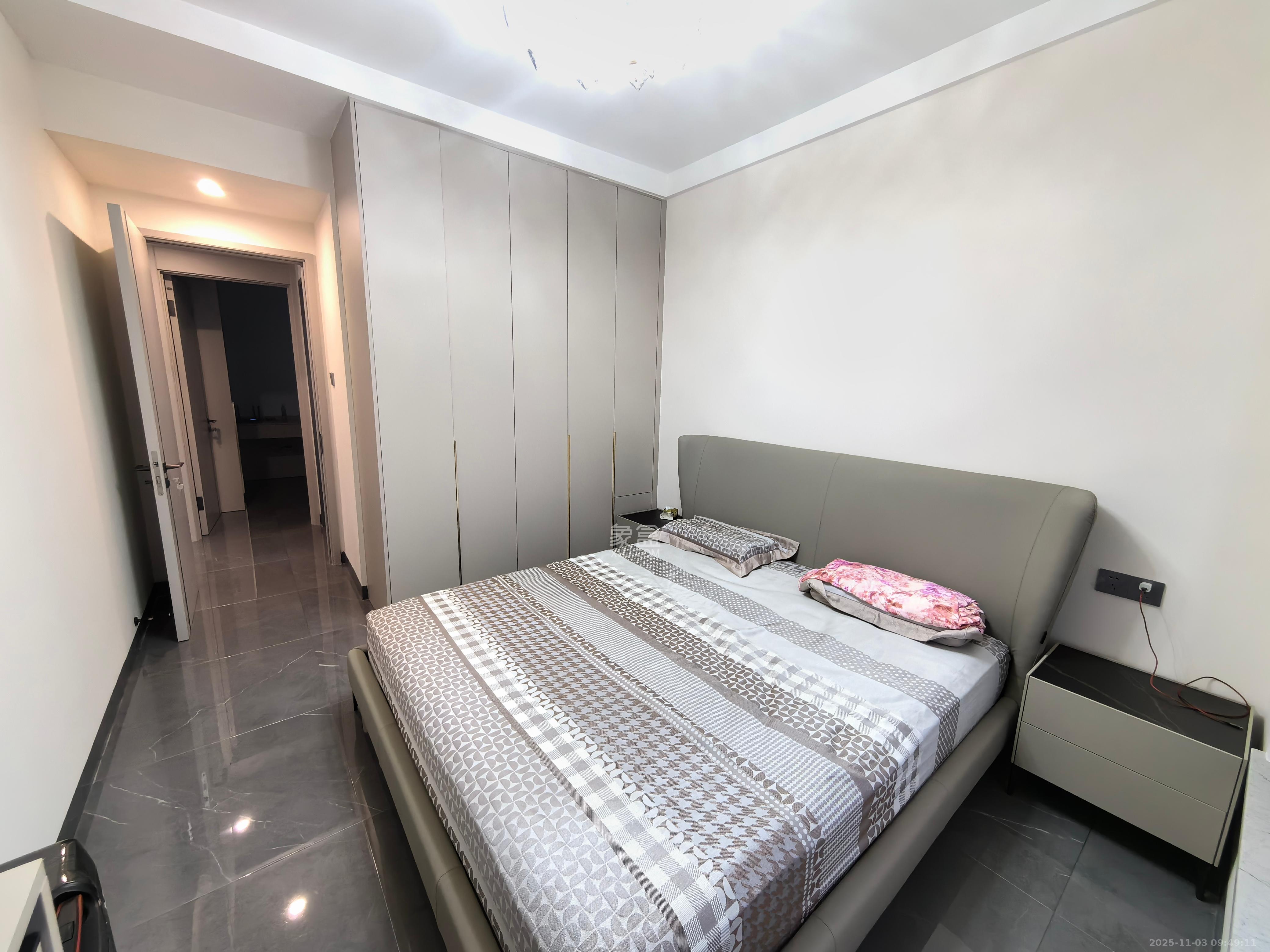 恒大绿洲  2室2厅1卫    3200.0元/月室内图