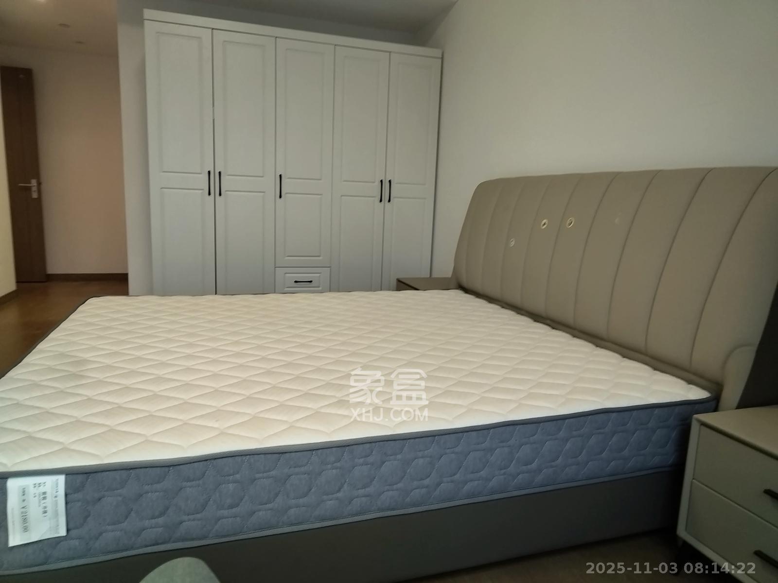 长房星城天地  3室2厅1卫    4500.0元/月室内图