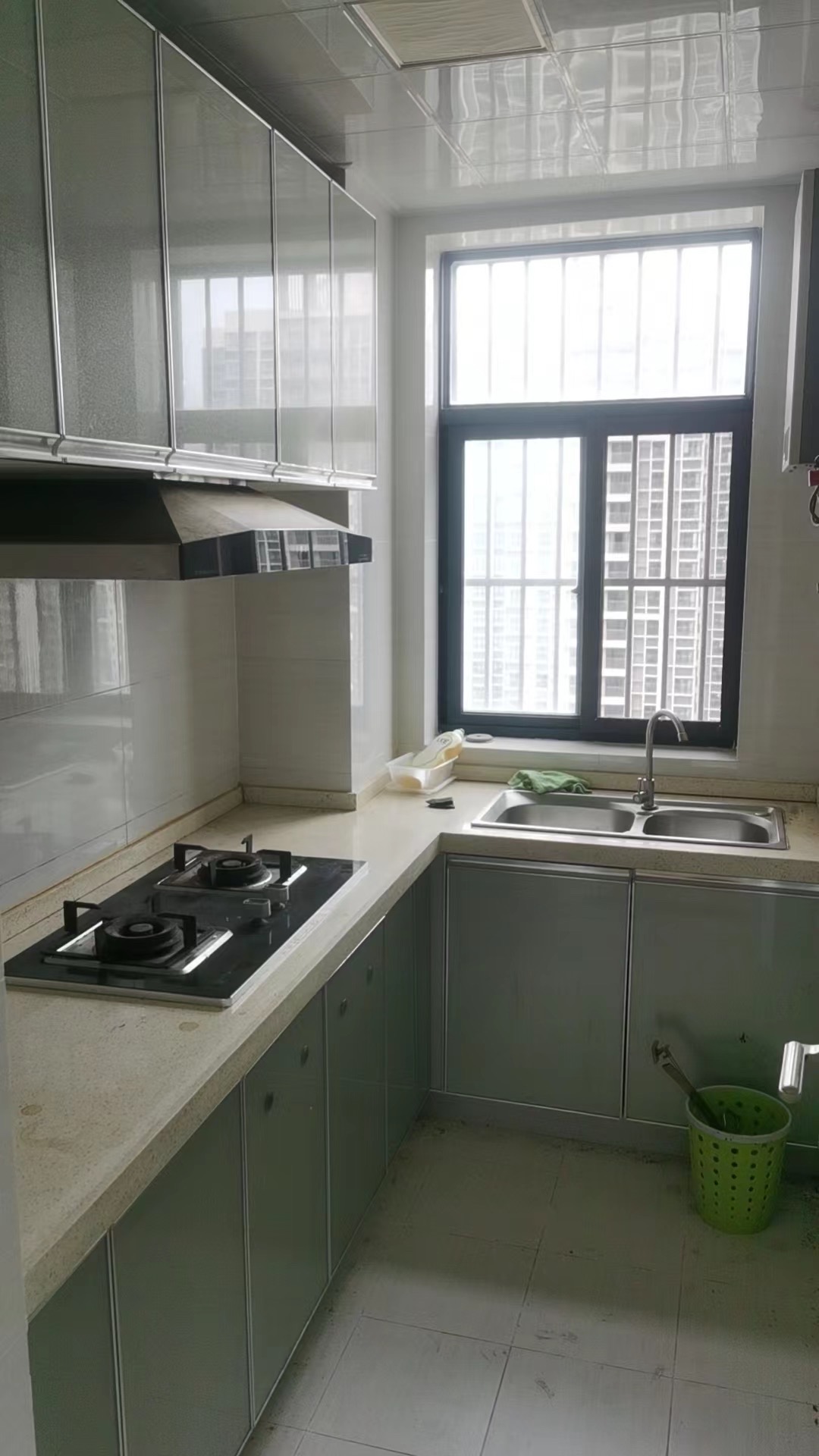 半岛蓝湾  2室1厅1卫    2100.0元/月室内图