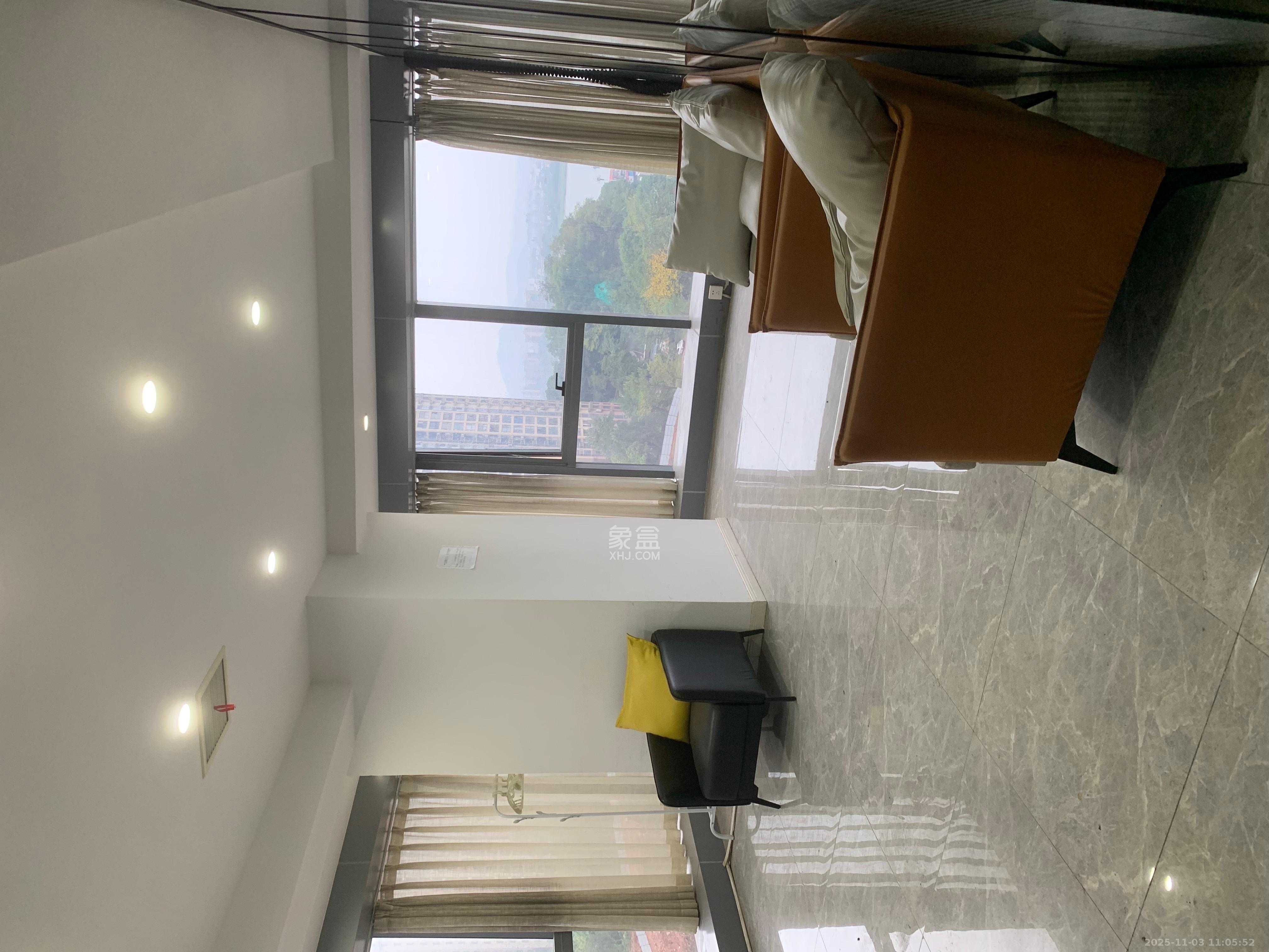 东怡外国（南湖一号)   45.24㎡      6000.0元/月室内图