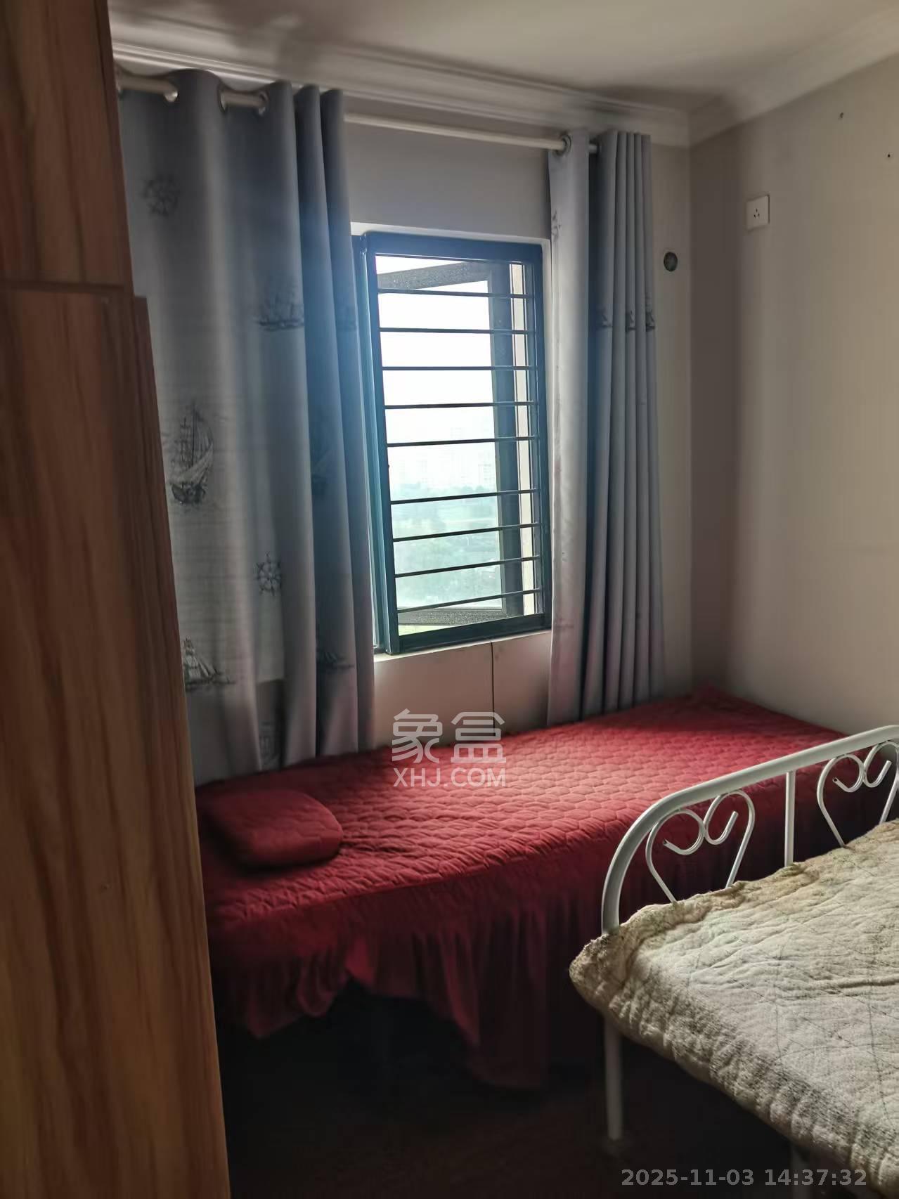 万科城 3室2厅1卫 2300.0元/月 万科城 3室2厅1卫 2300.0元/月室内图