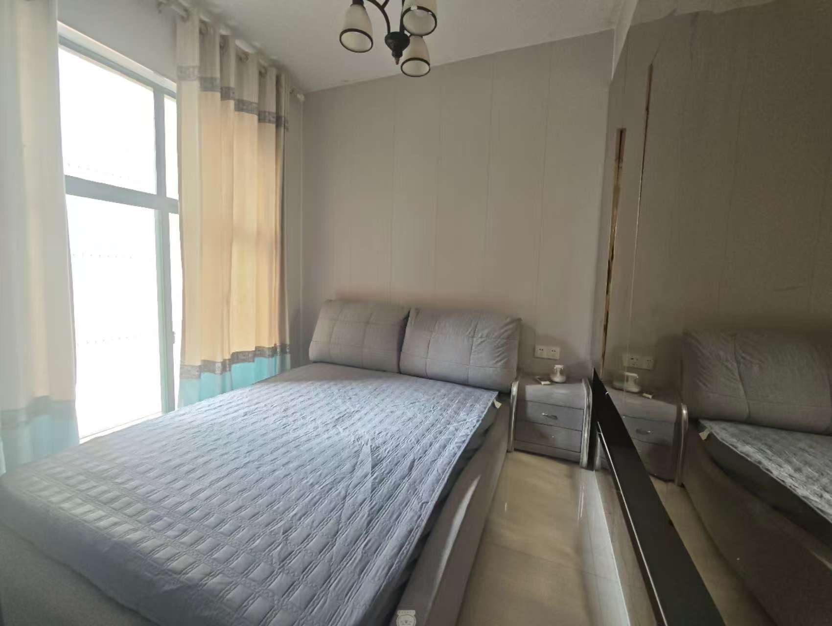 水映豪廷（一，二，三期）  1室1厅1卫    1350.0元/月室内图