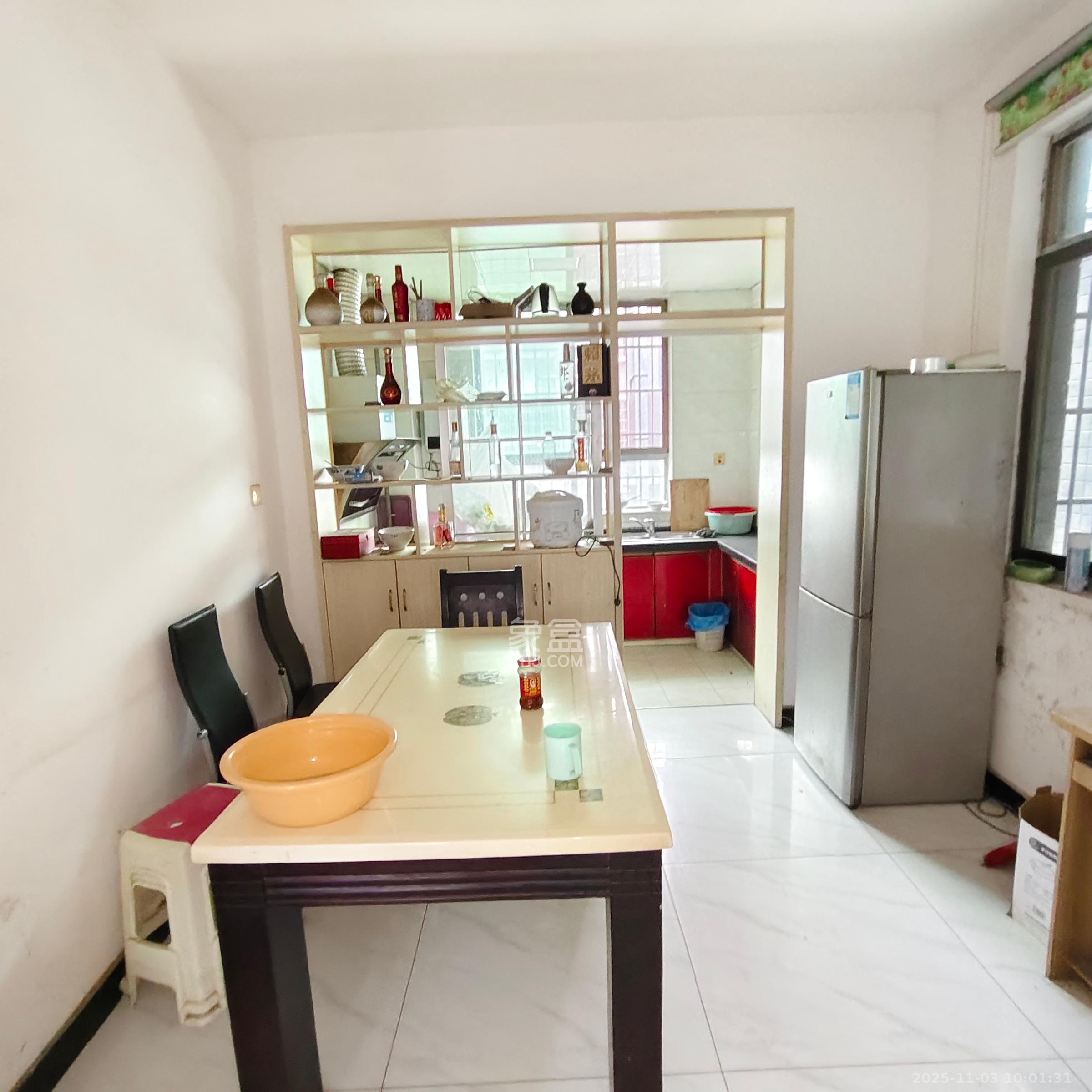 兴联母山小区  3室2厅1卫    1700.0元/月室内图