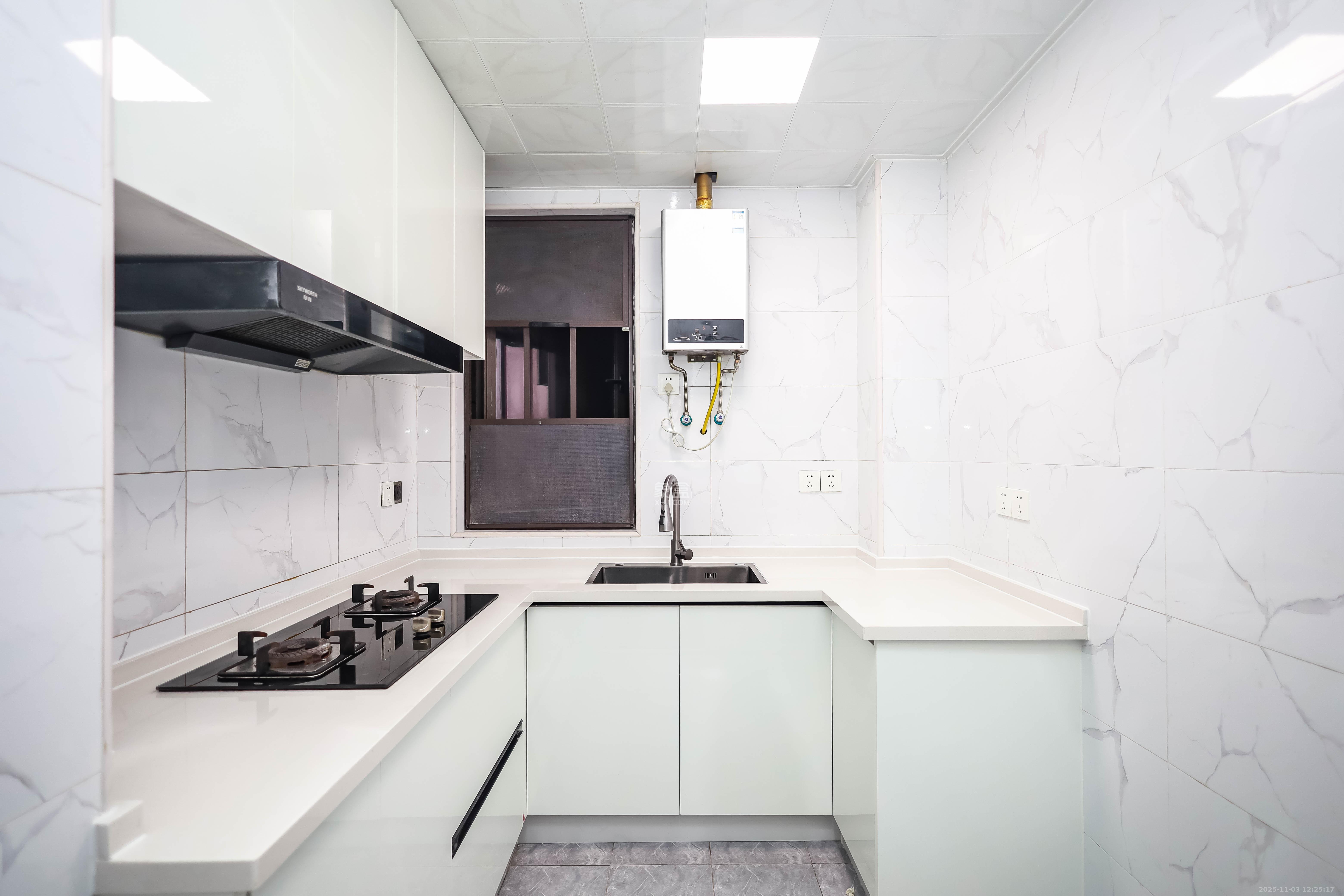 奥克斯缔壹城  3室2厅2卫    98.8万厨房