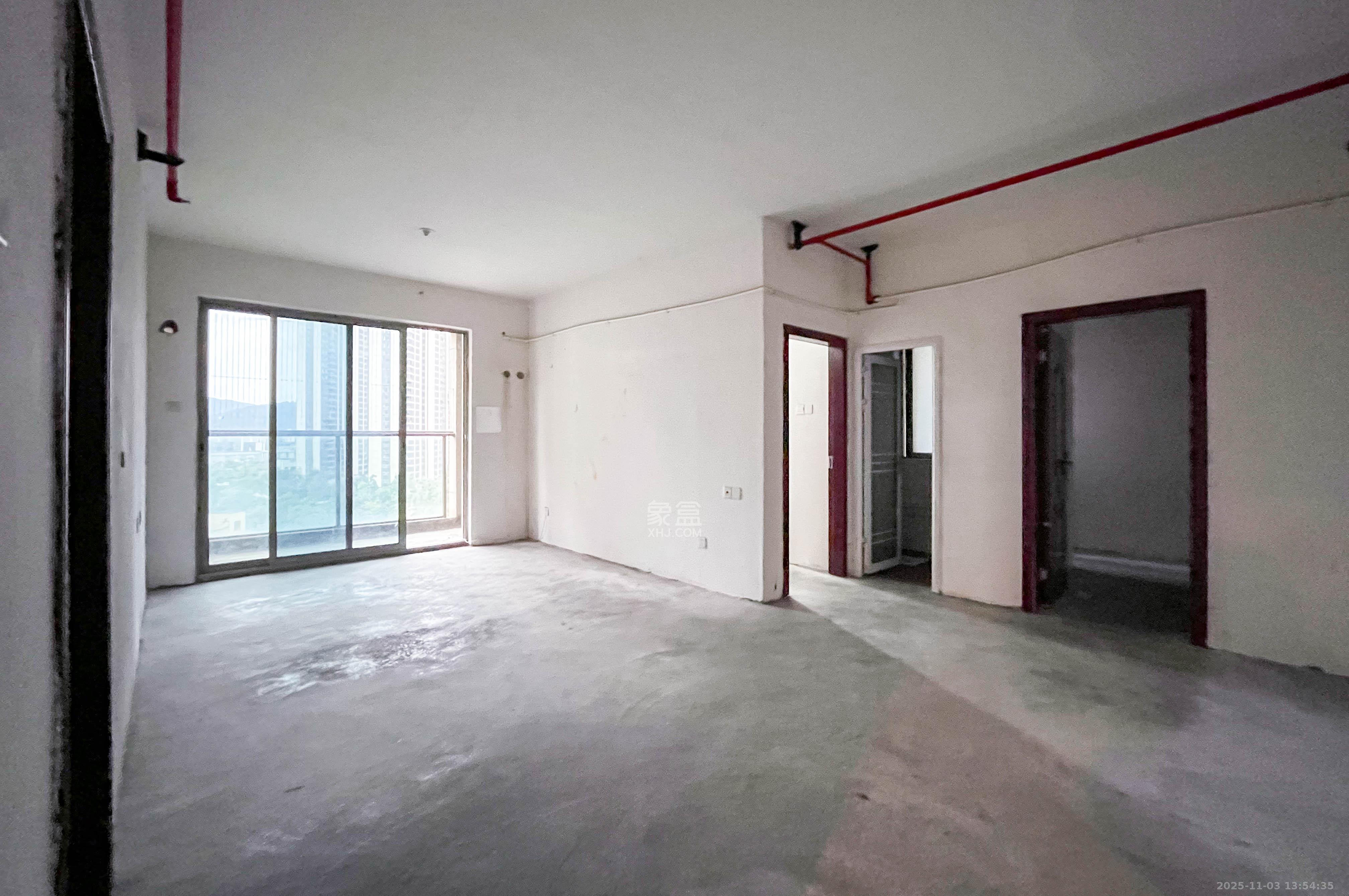 梅溪湖金茂湾  3室2厅2卫    105.0万客厅