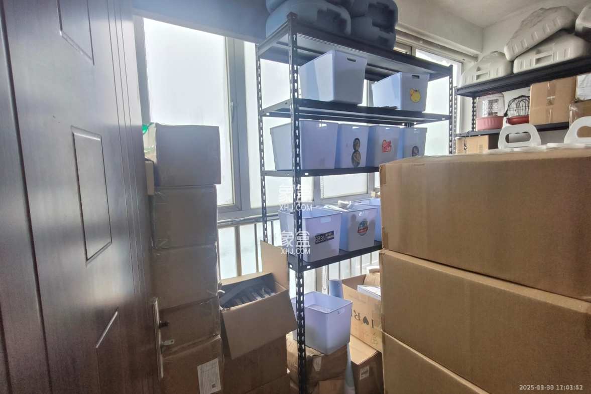 左岸右岸 4室1厅1卫 4999.0元/月 左岸右岸 4室1厅1卫 4999.0元/月室内图