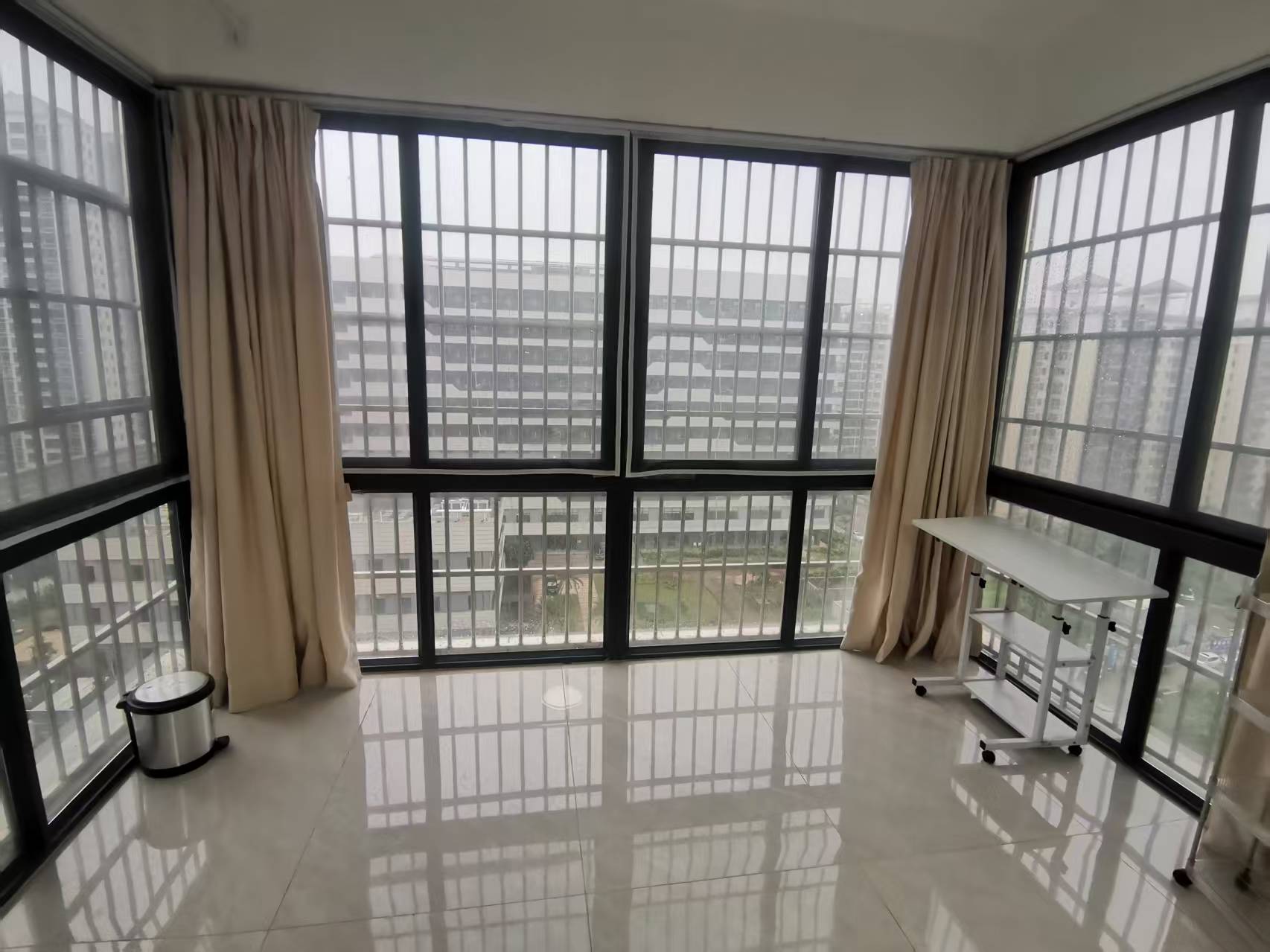 海航城  4室2厅2卫    3000.0元/月室内图