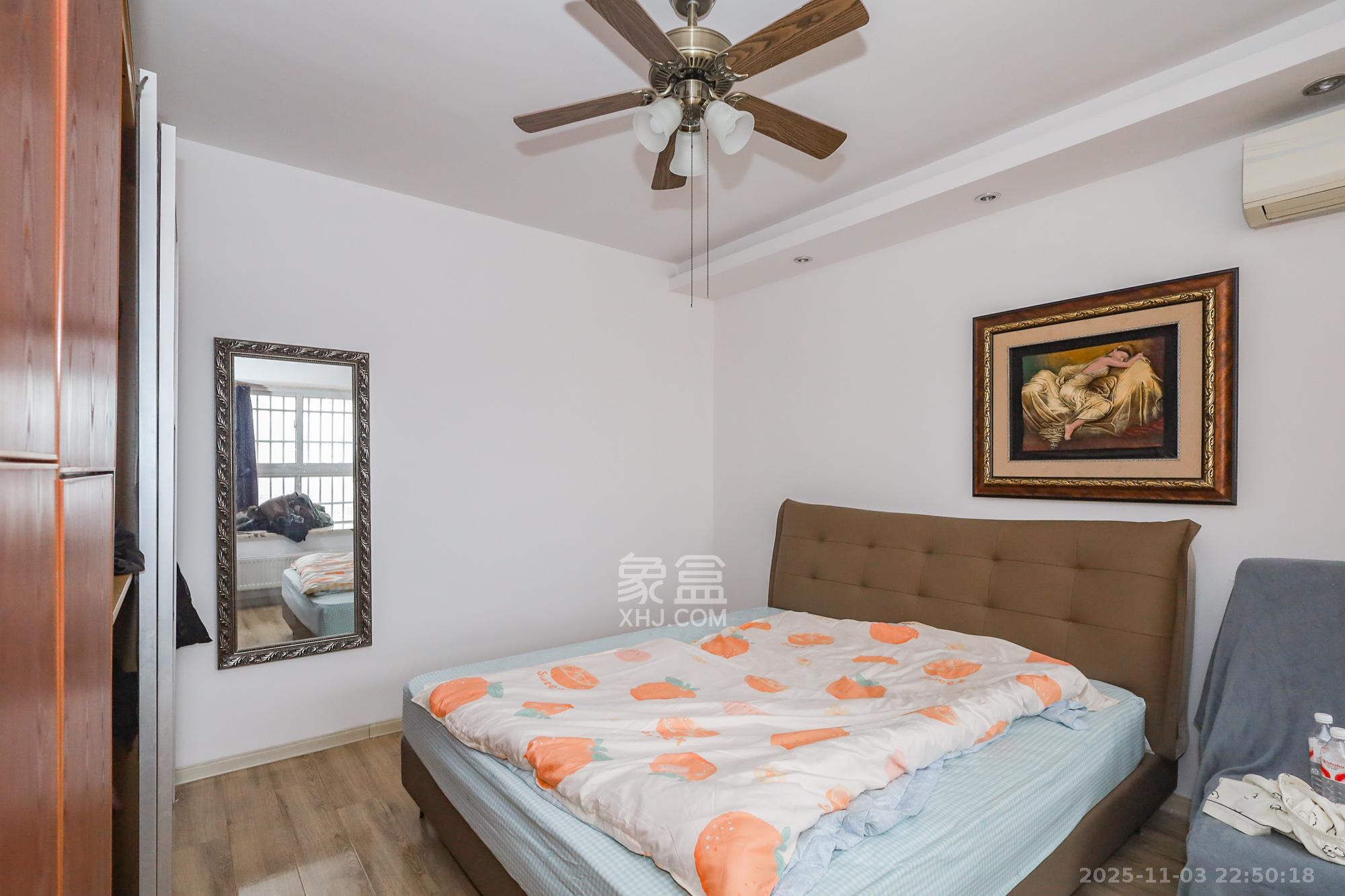 德润园  2室2厅1卫    60.0万卧室