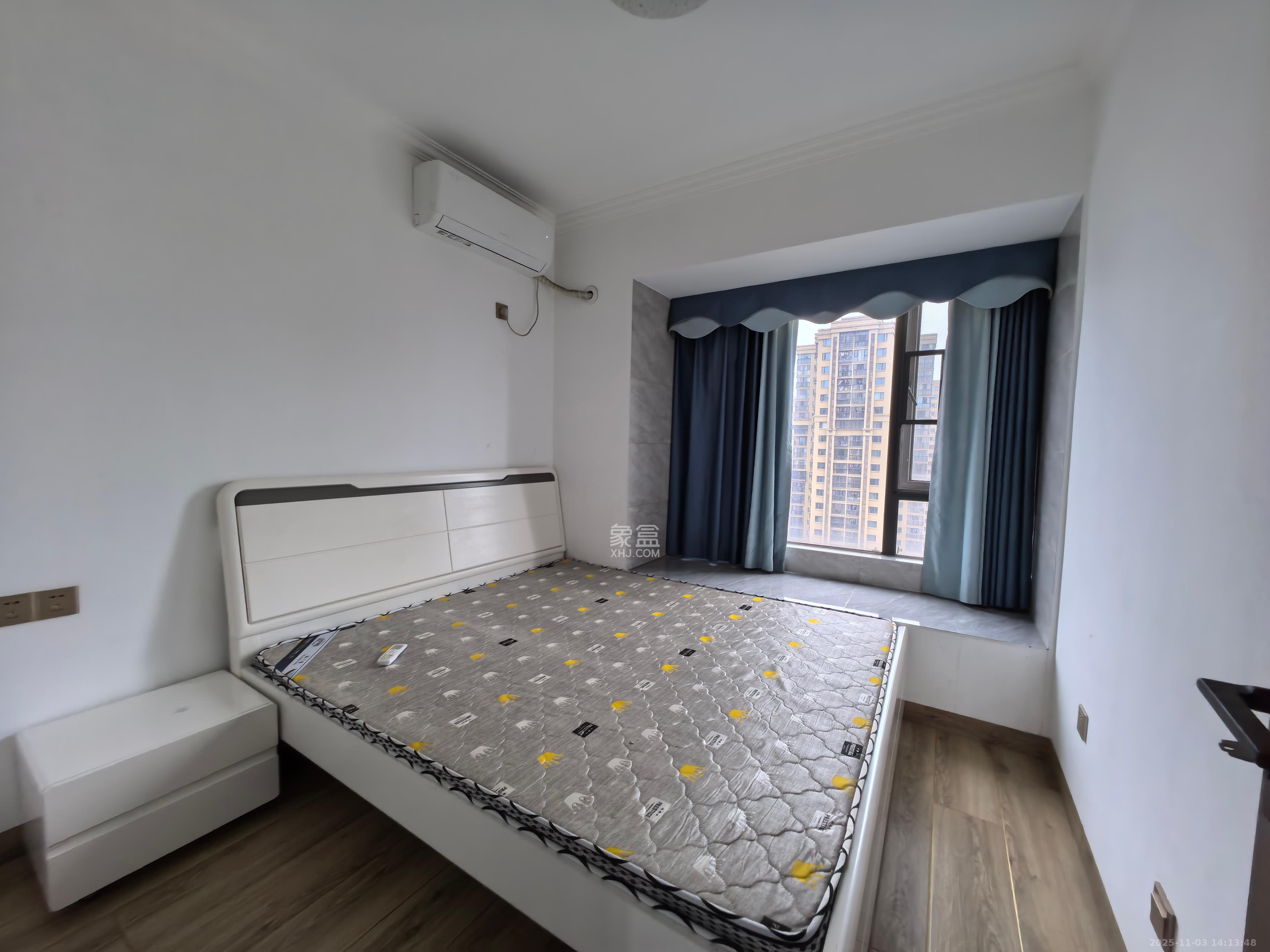 深业睿城  4室2厅2卫    3000.0元/月室内图