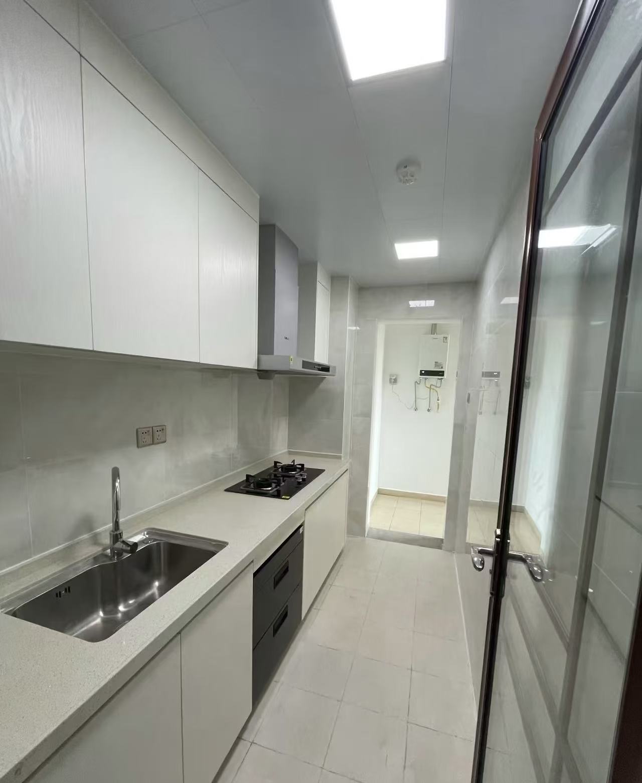 星华海岸城三期  2室1厅1卫    1800.0元/月 星华海岸城三期  2室1厅1卫    1800.0元/月室内图