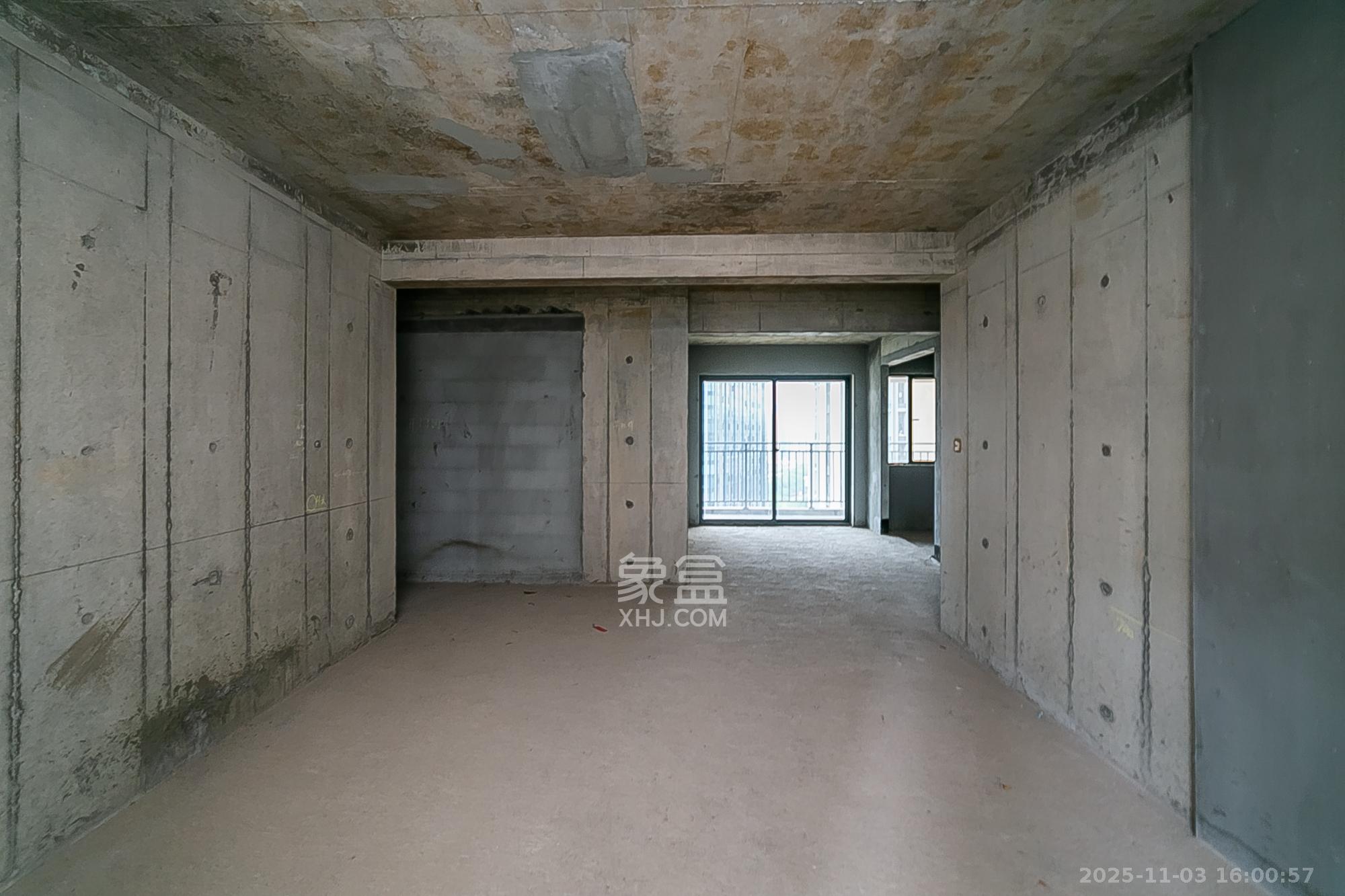 岭福家苑(天心佳苑)  3室2厅2卫    145.0万 岭福家苑(天心佳苑)  3室2厅2卫    145.0万客厅