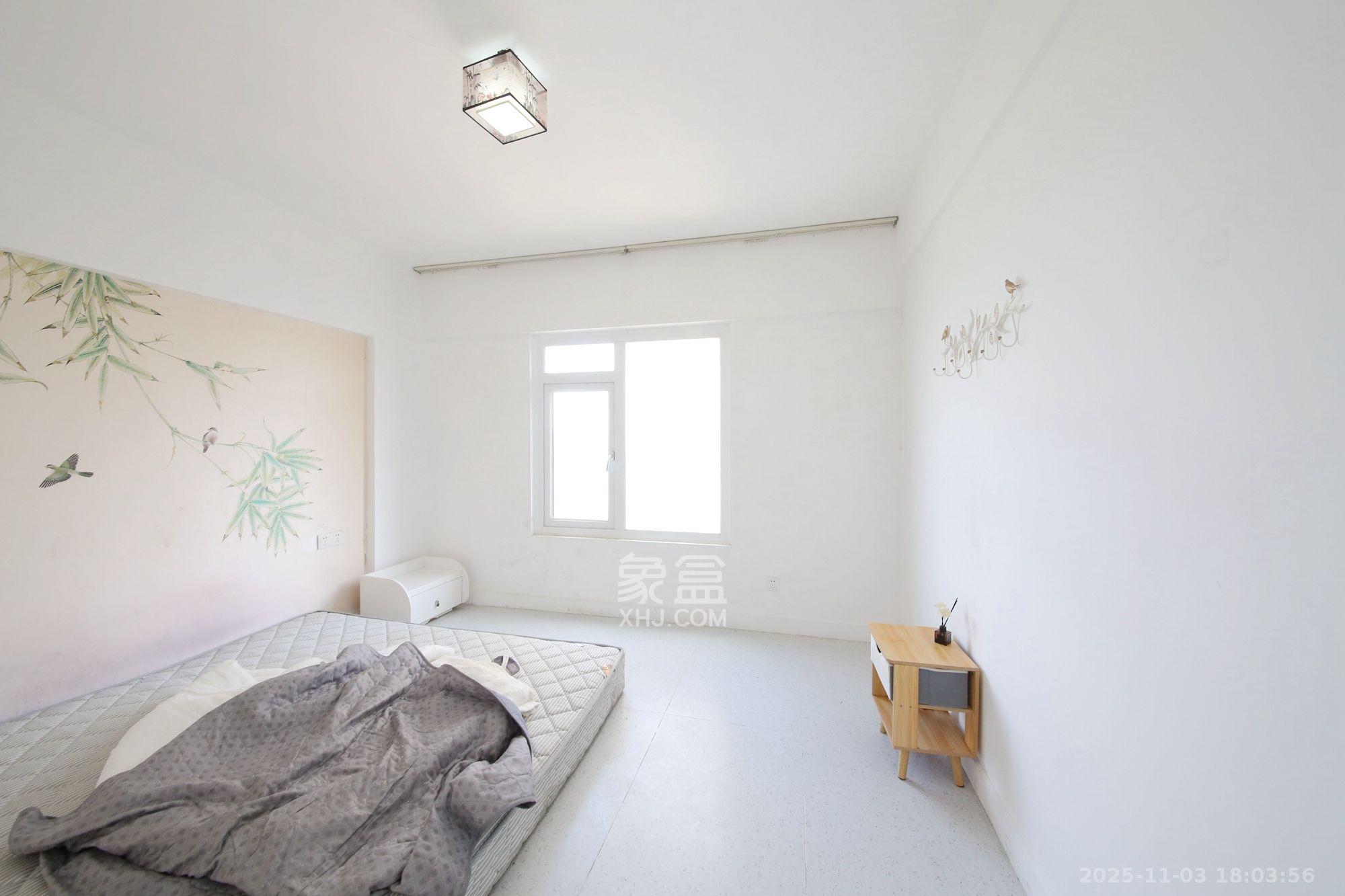 汇源大厦 1室2厅1卫 3500.0元/月 汇源大厦 1室2厅1卫 3500.0元/月室内图