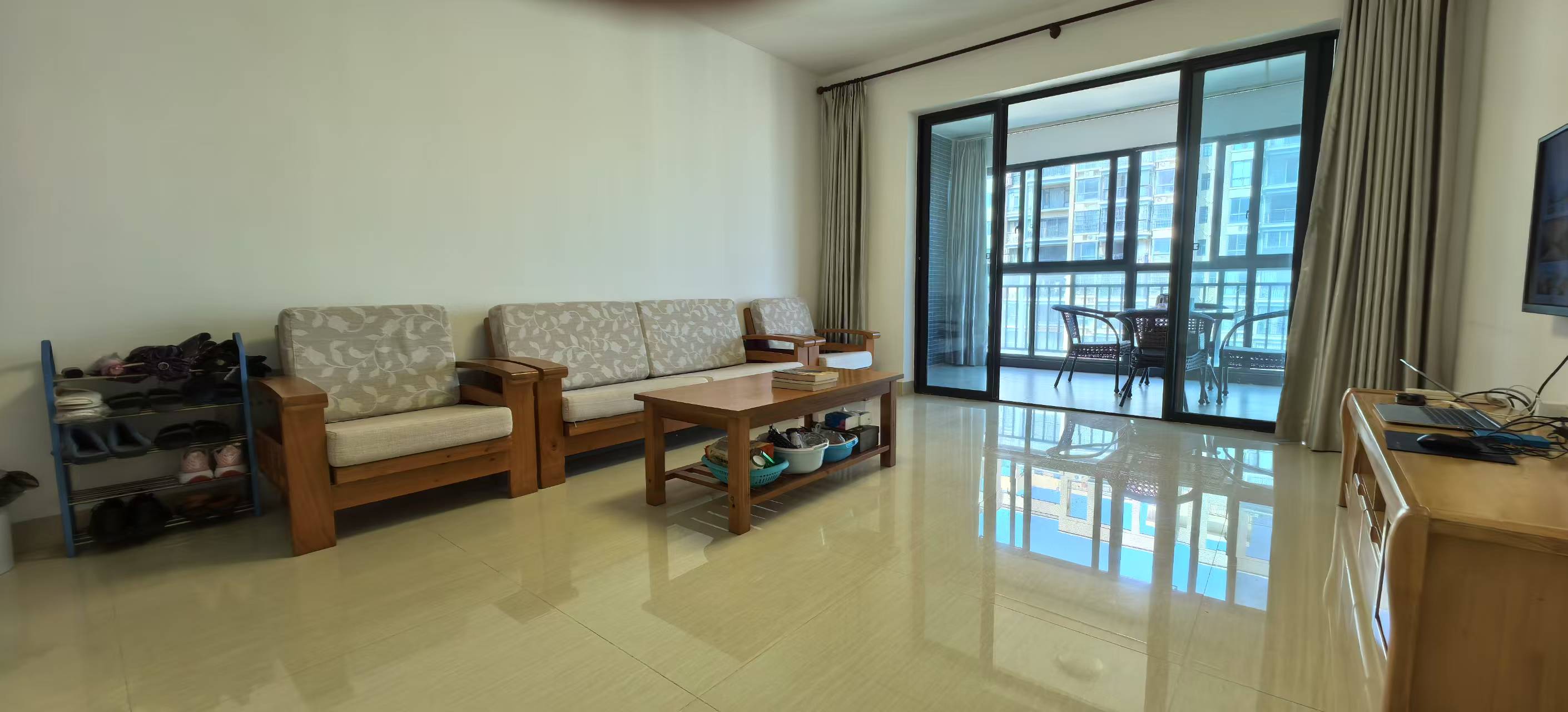 环强御景湾 3室2厅1卫 3500.0元/月 环强御景湾 3室2厅1卫 3500.0元/月室内图