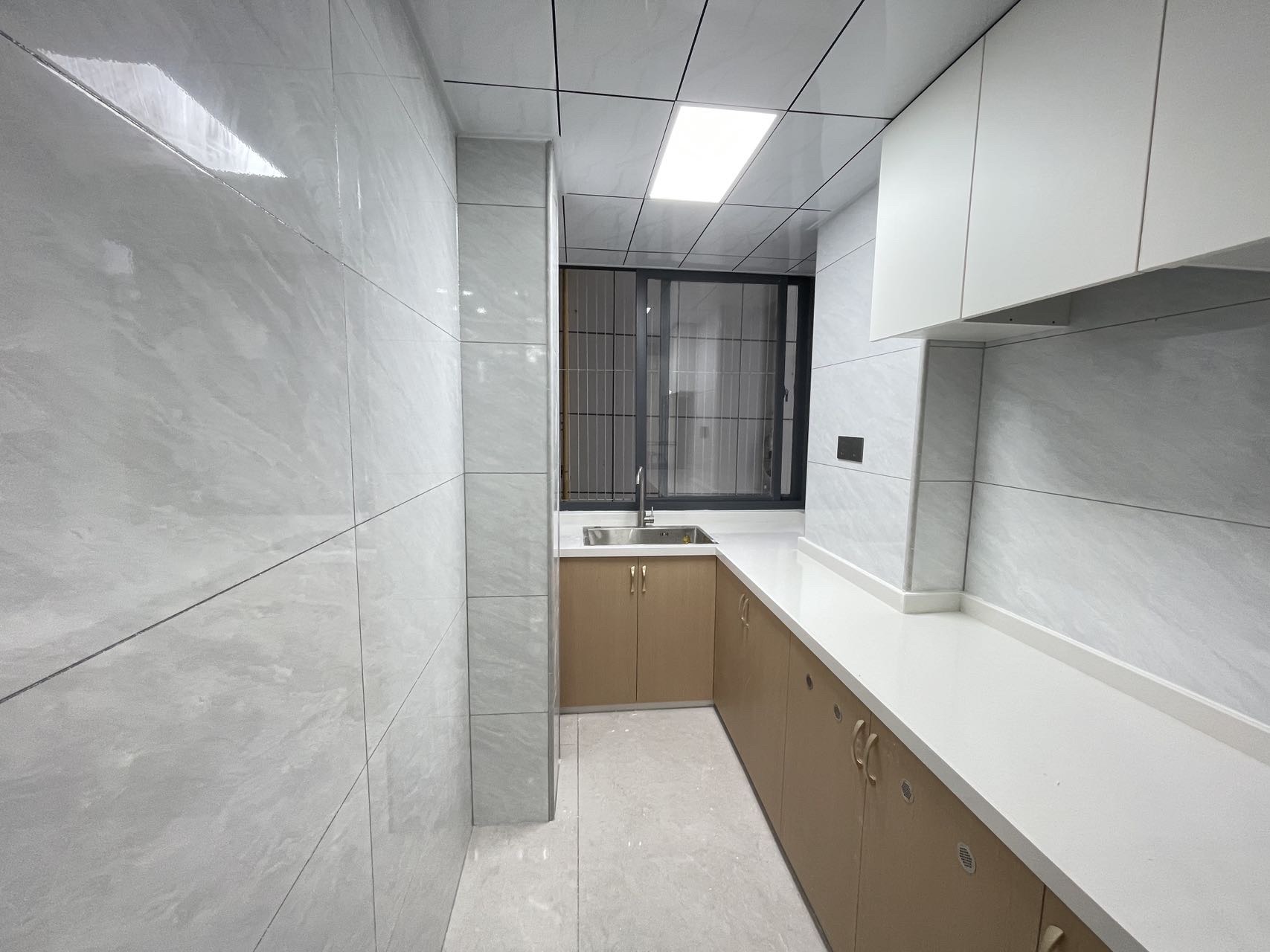 坡博家园一区 3室2厅1卫 159.0万 坡博家园一区 3室2厅1卫 159.0万客厅