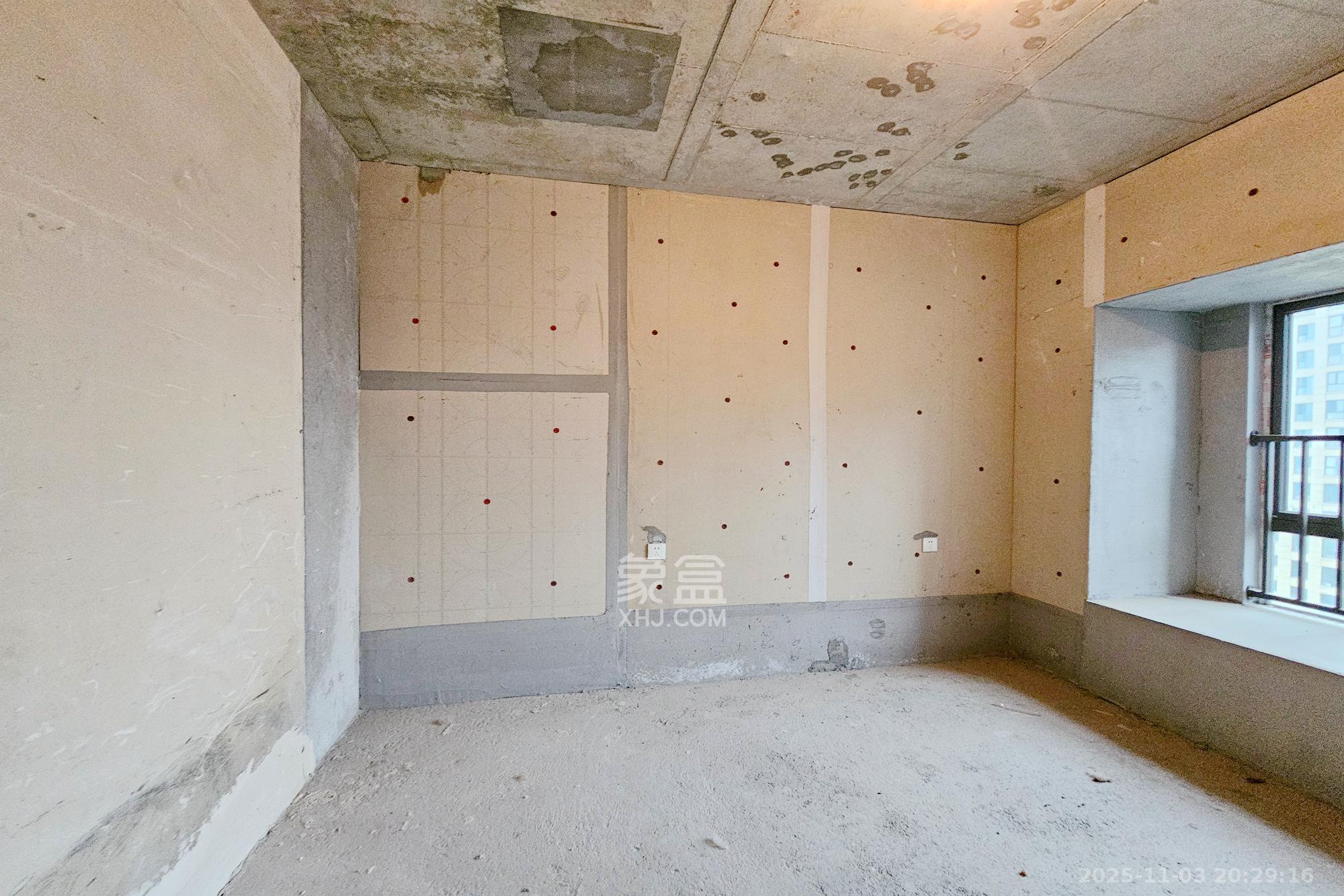 阳光城尚东湾凌云府  1室0厅0卫    105.0万卧室