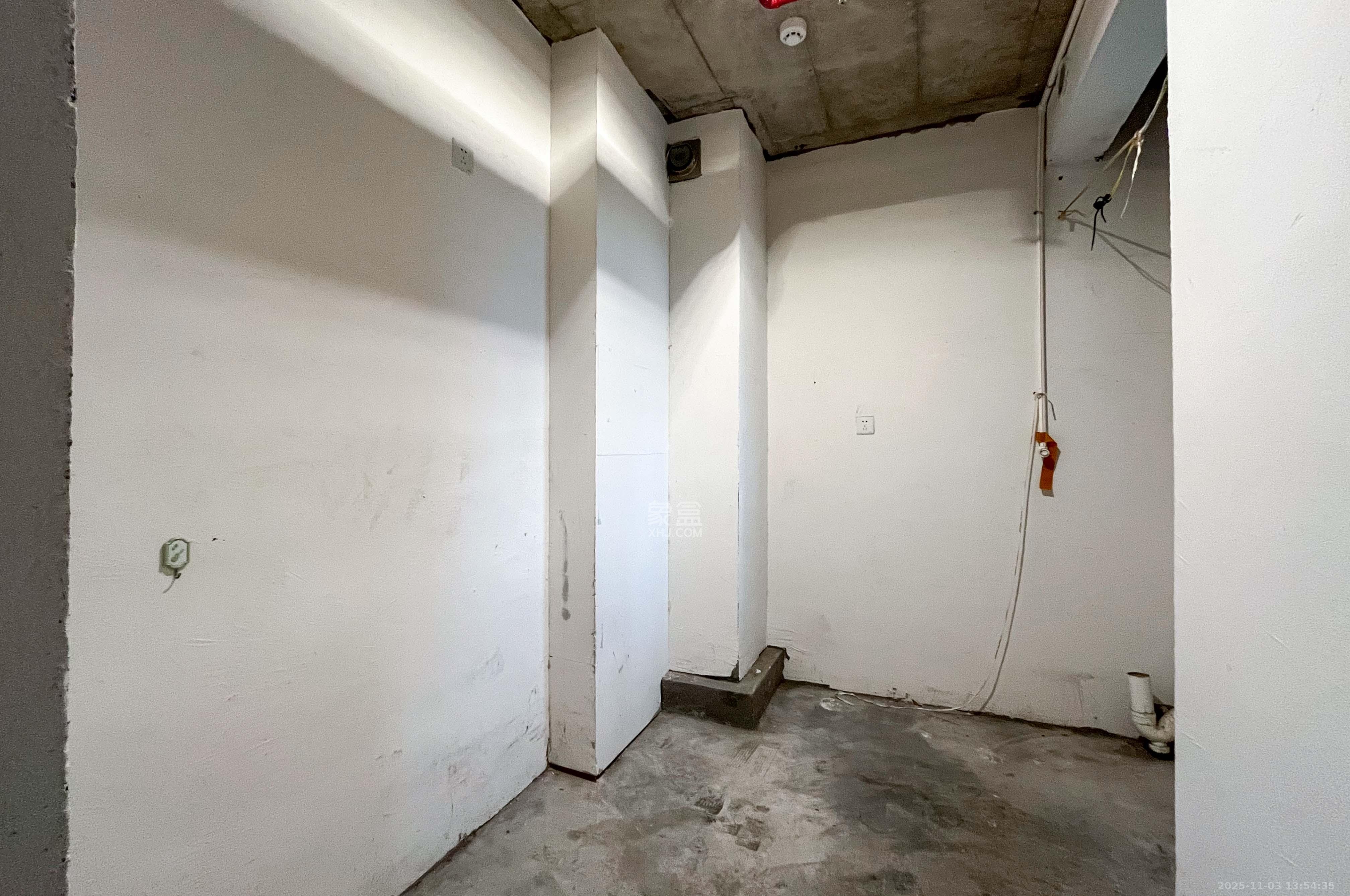 梅溪湖金茂湾  3室2厅2卫    105.0万其他