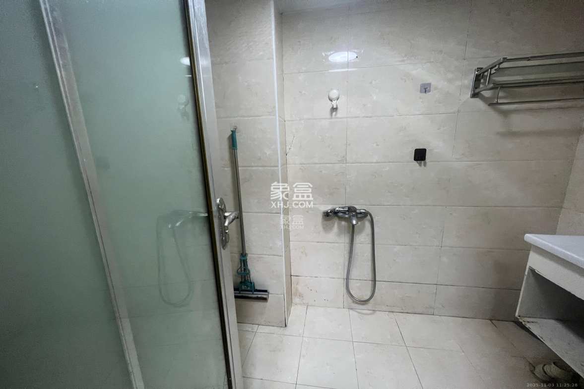 保利麓谷林语I区 1室1厅1卫 1400.0元/月 保利麓谷林语I区 1室1厅1卫 1400.0元/月室内图