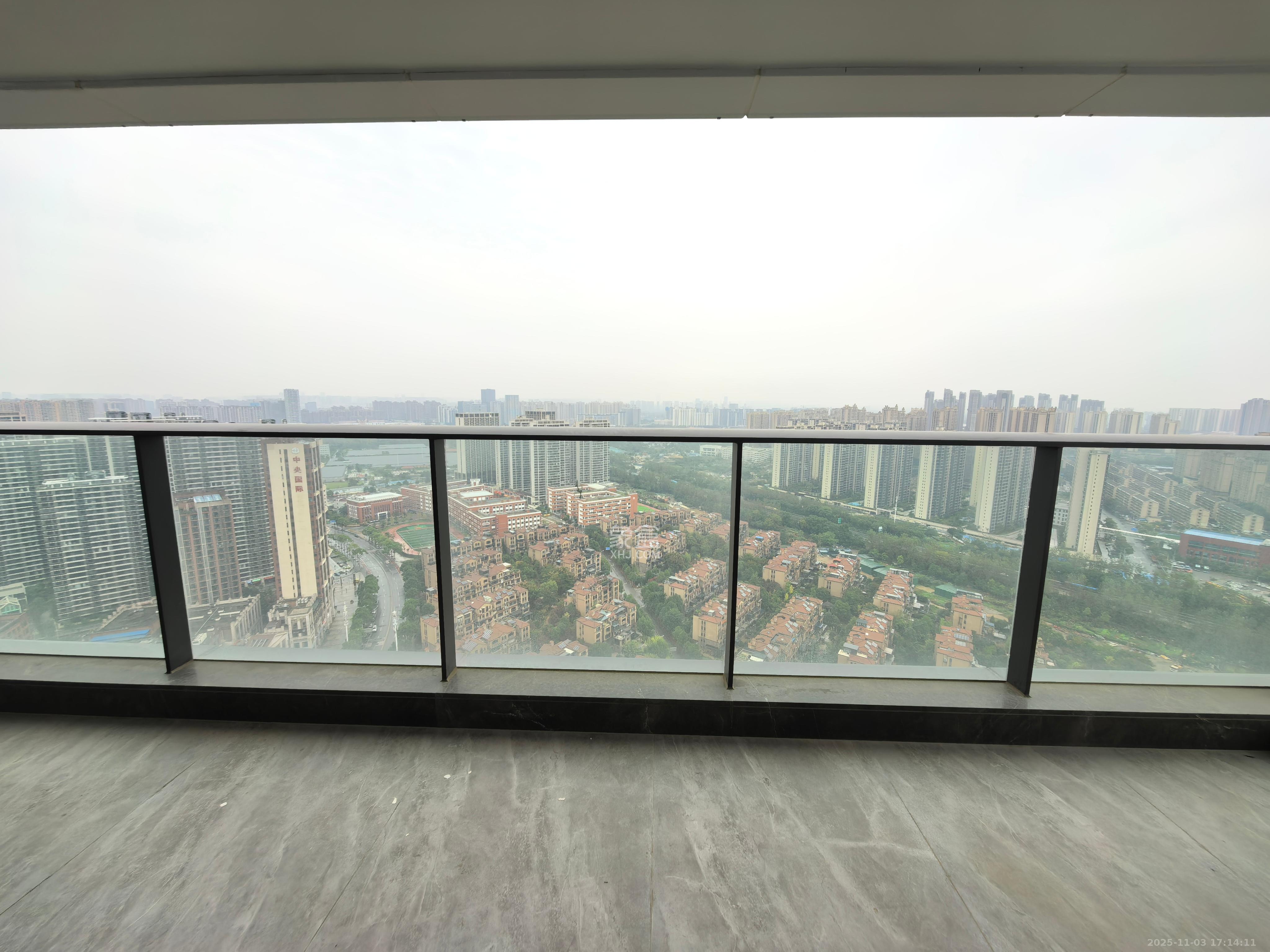 运达中央广场三期  4室2厅3卫    13000.0元/月室内图