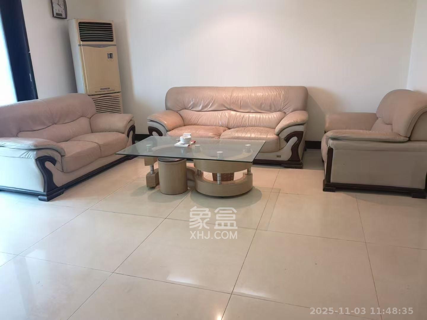 新华联家园  4室2厅2卫    3500.0元/月室内图