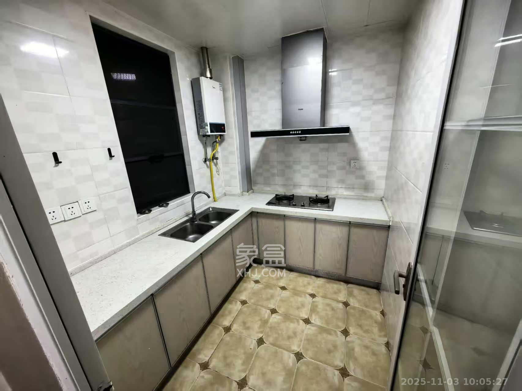 建发中央公园(建发美地) 3室2厅1卫 2300.0元/月 建发中央公园(建发美地) 3室2厅1卫 2300.0元/月室内图