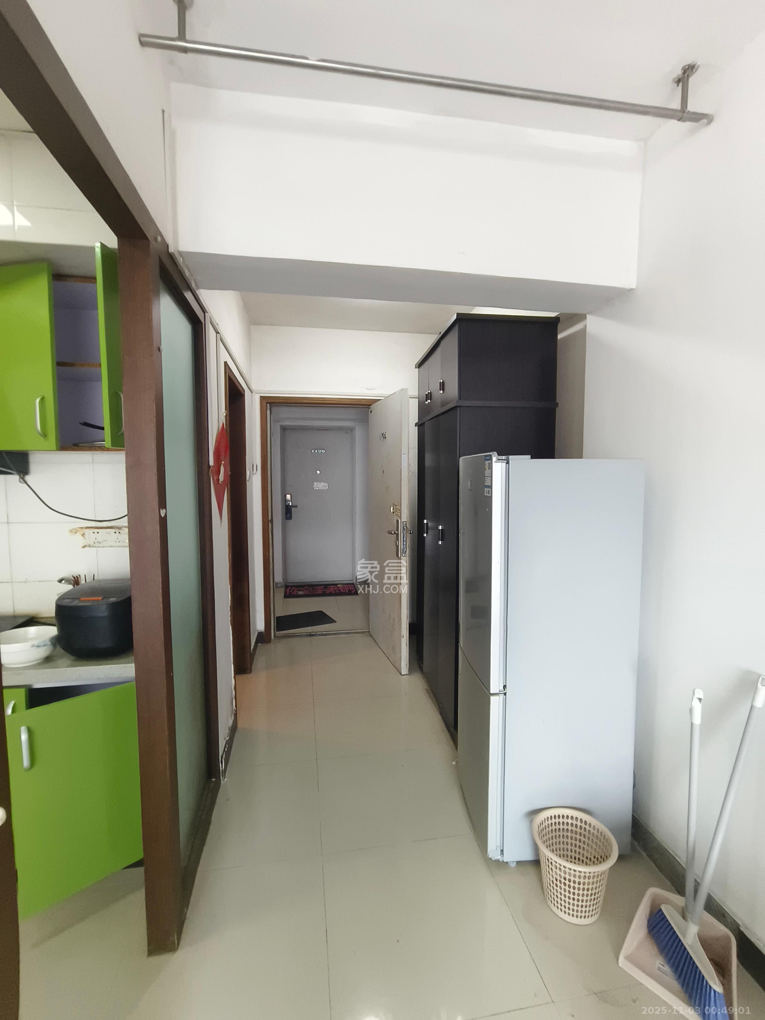 三万英尺  1室1厅1卫    1400.0元/月室内图