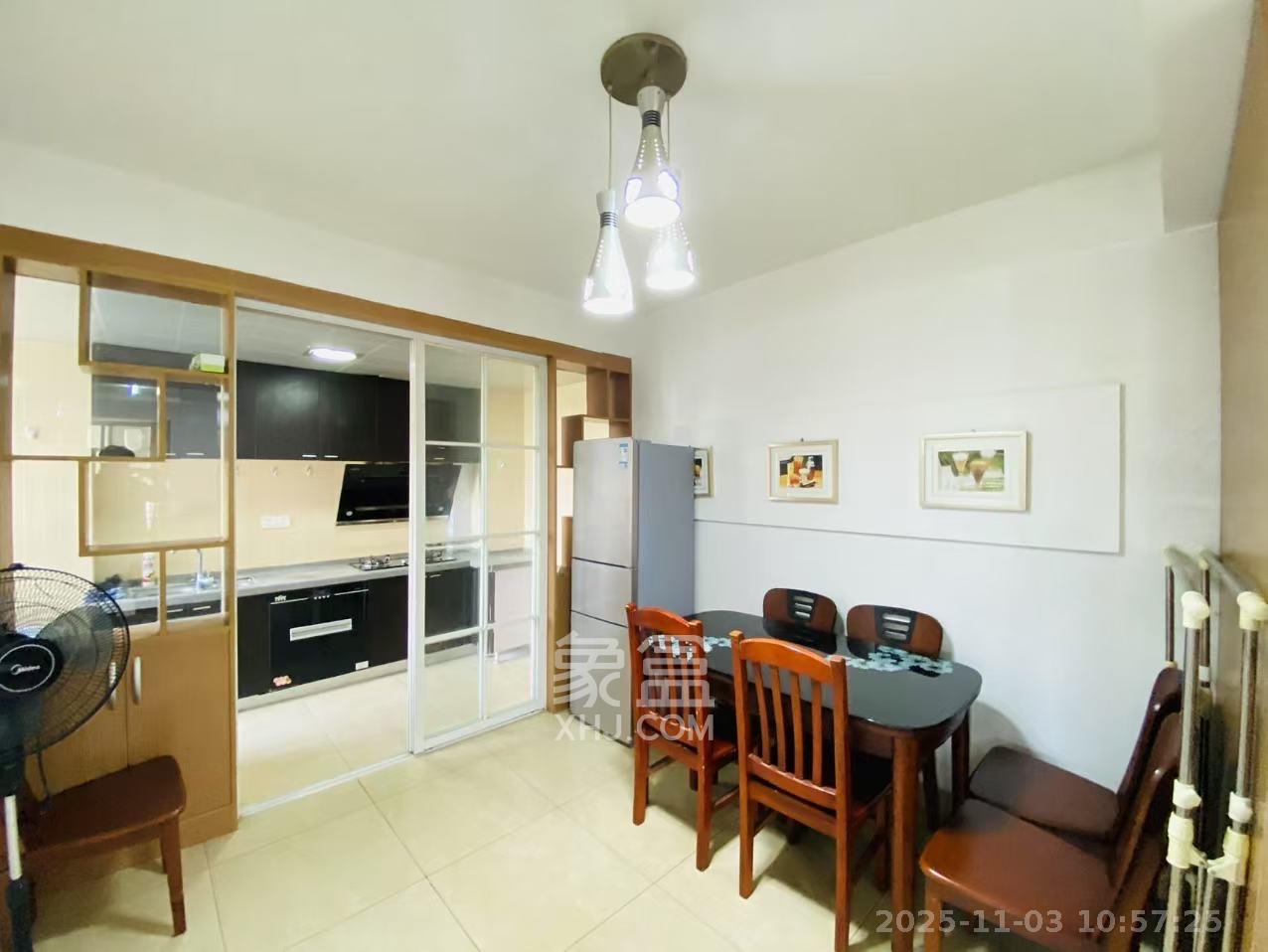 金碧文华  2室1厅1卫    2000.0元/月 金碧文华  2室1厅1卫    2000.0元/月室内图