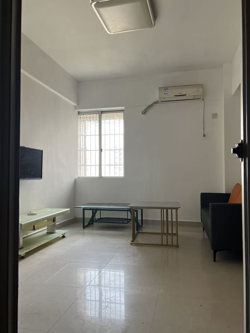 金港大厦  2室1厅1卫    1500.0元/月