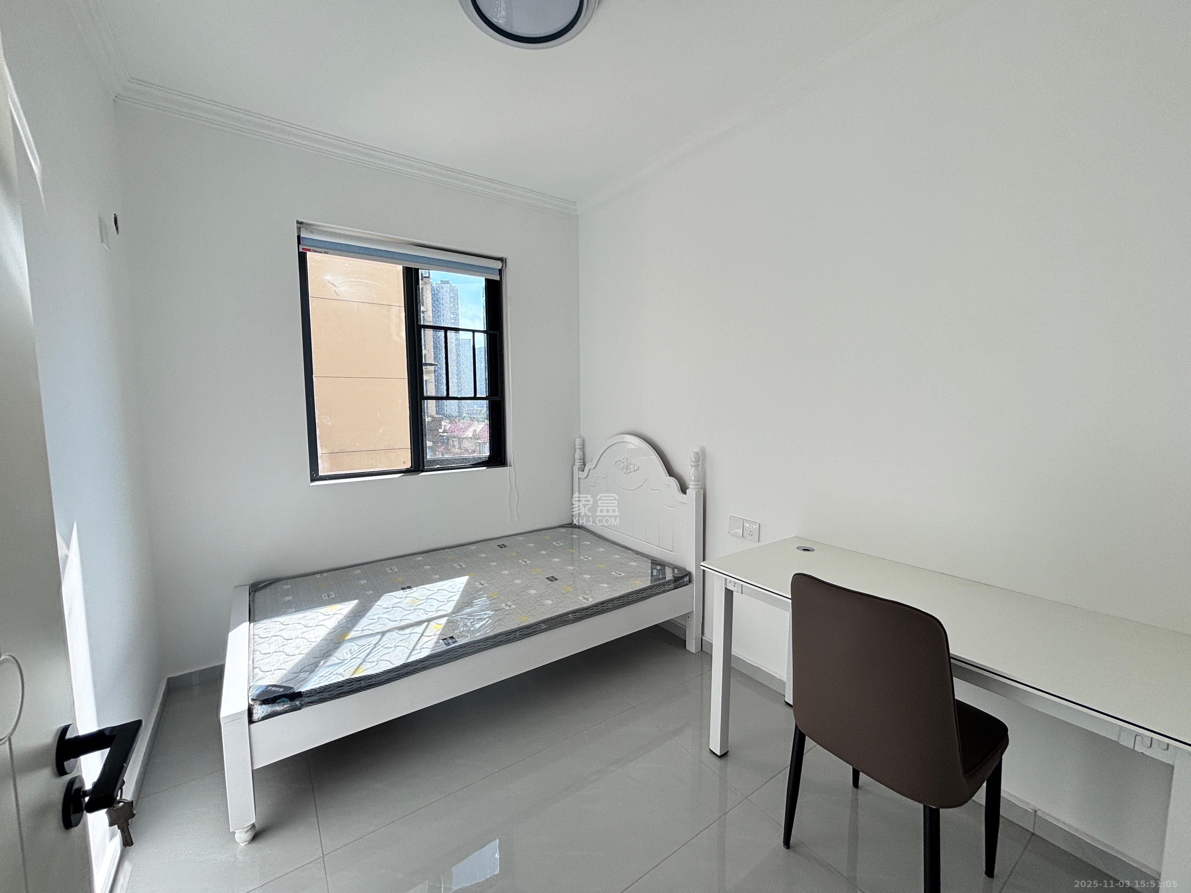 中粮鸿云  3室2厅1卫    1800.0元/月室内图