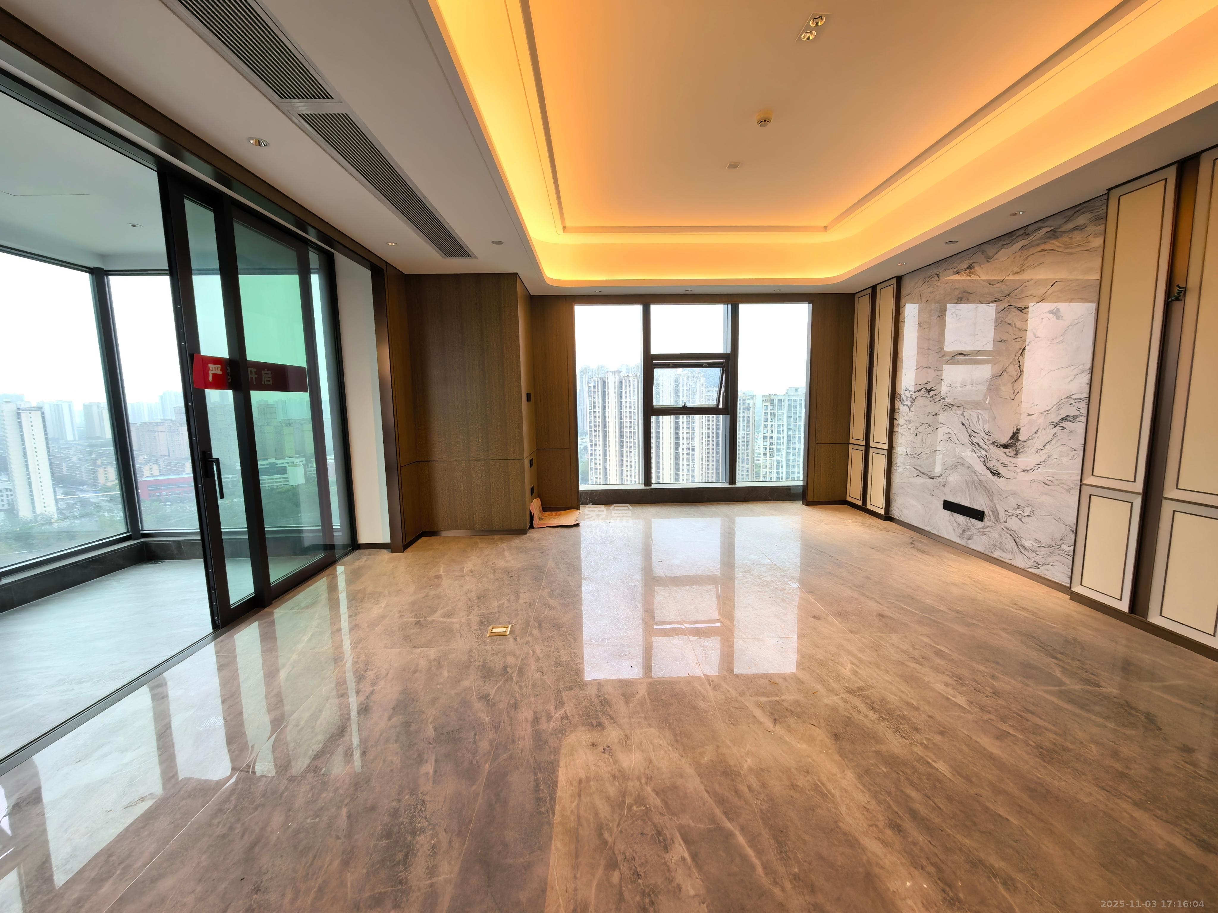 运达中央广场三期  4室2厅3卫    14000.0元/月室内图1