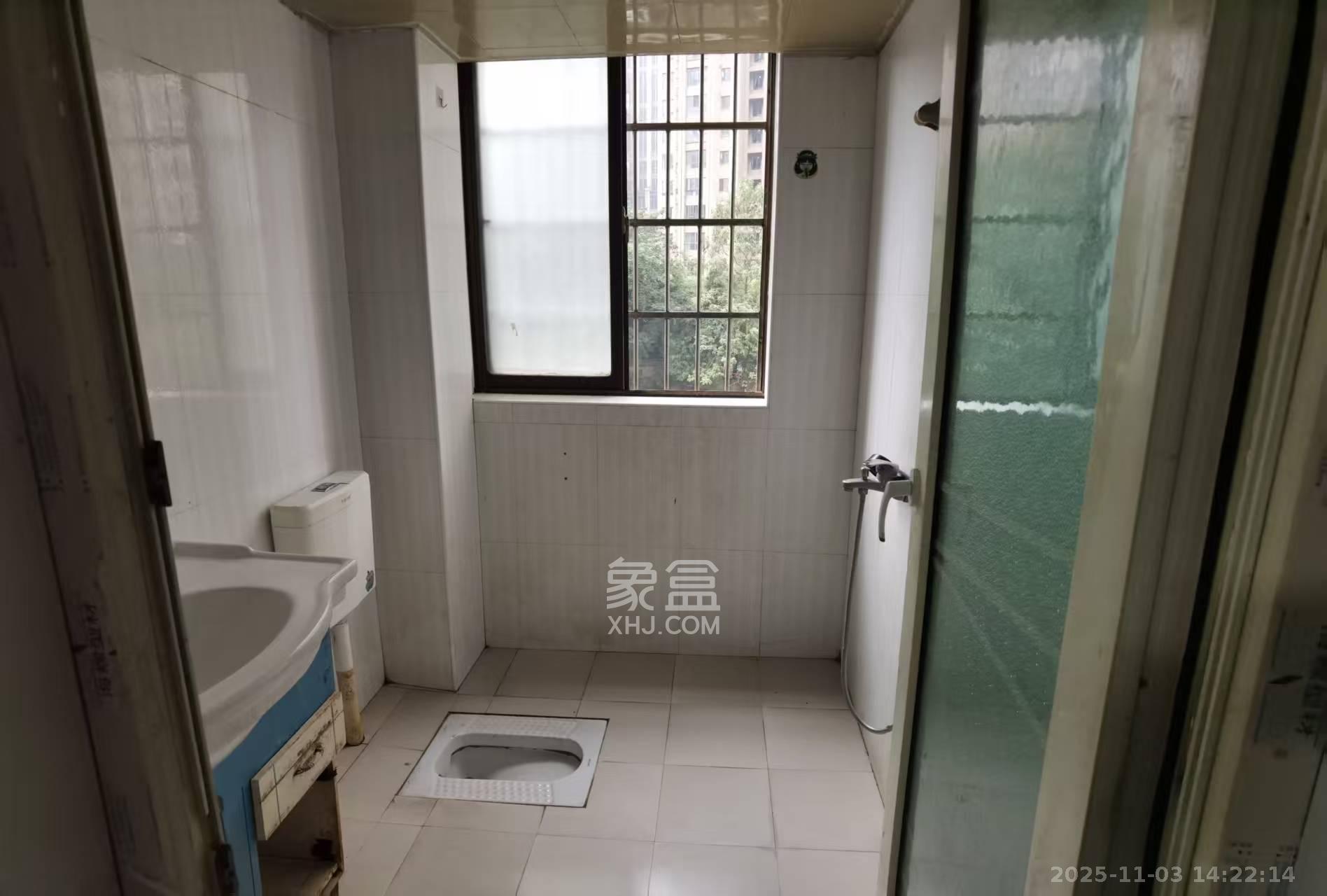 芙蓉蓉苑 2室2厅1卫 2100.0元/月 芙蓉蓉苑 2室2厅1卫 2100.0元/月室内图