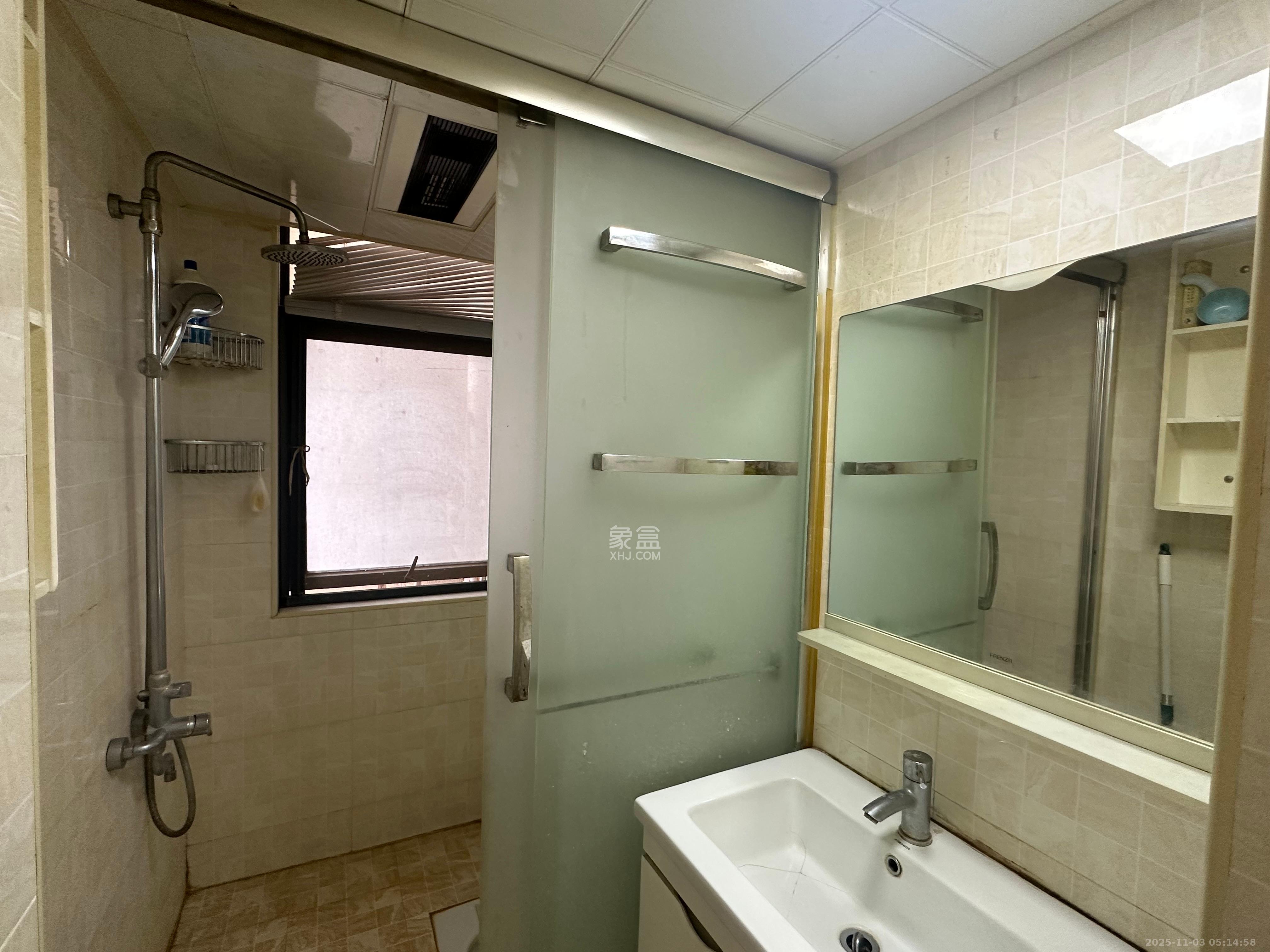 阳光锦城 2室2厅1卫 2900.0元/月 阳光锦城 2室2厅1卫 2900.0元/月室内图