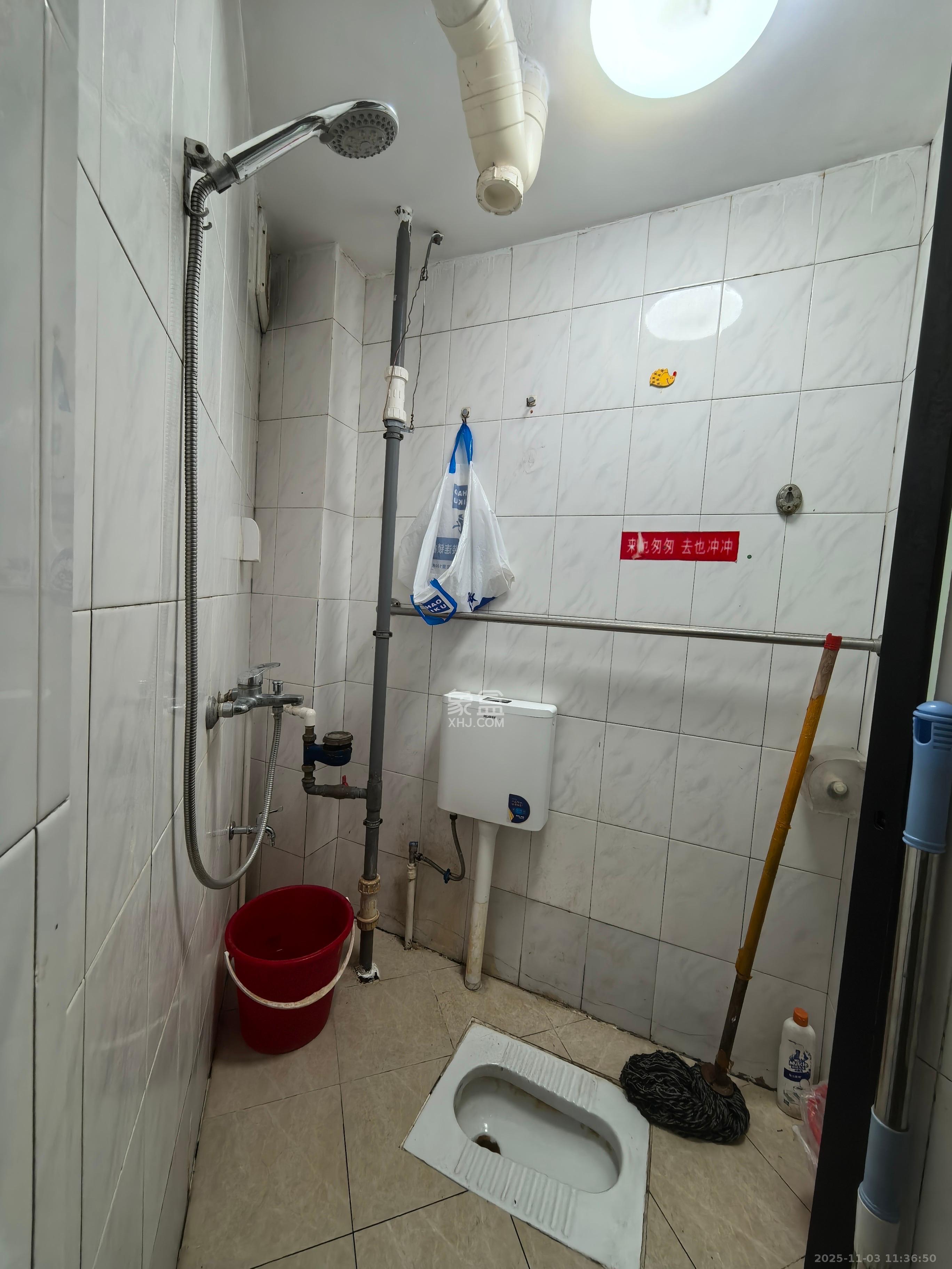 新世界商贸城 3室2厅1卫 2800.0元/月 新世界商贸城 3室2厅1卫 2800.0元/月室内图