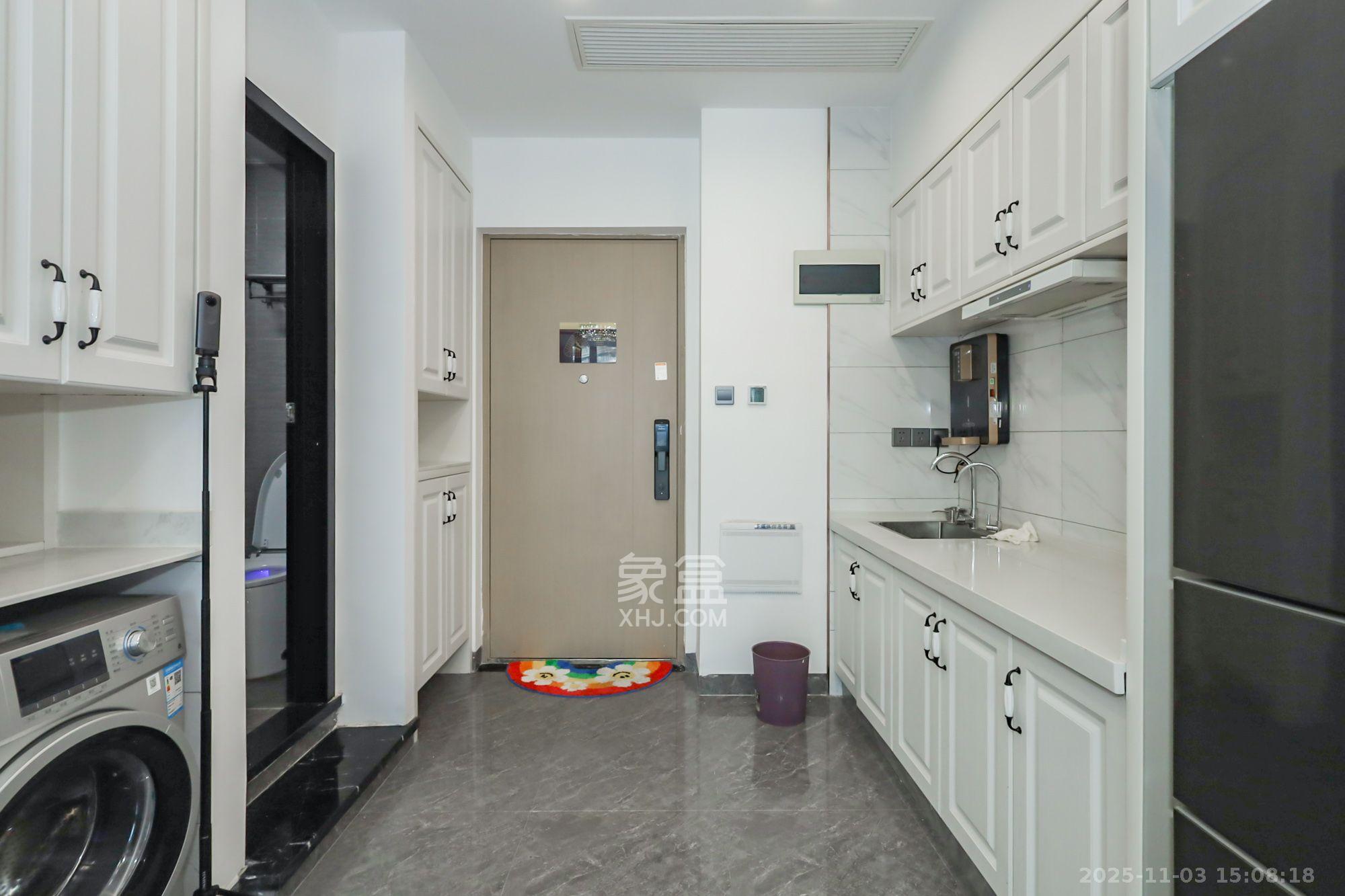 世茂铂曼  1室0厅1卫    2500.0元/月室内图