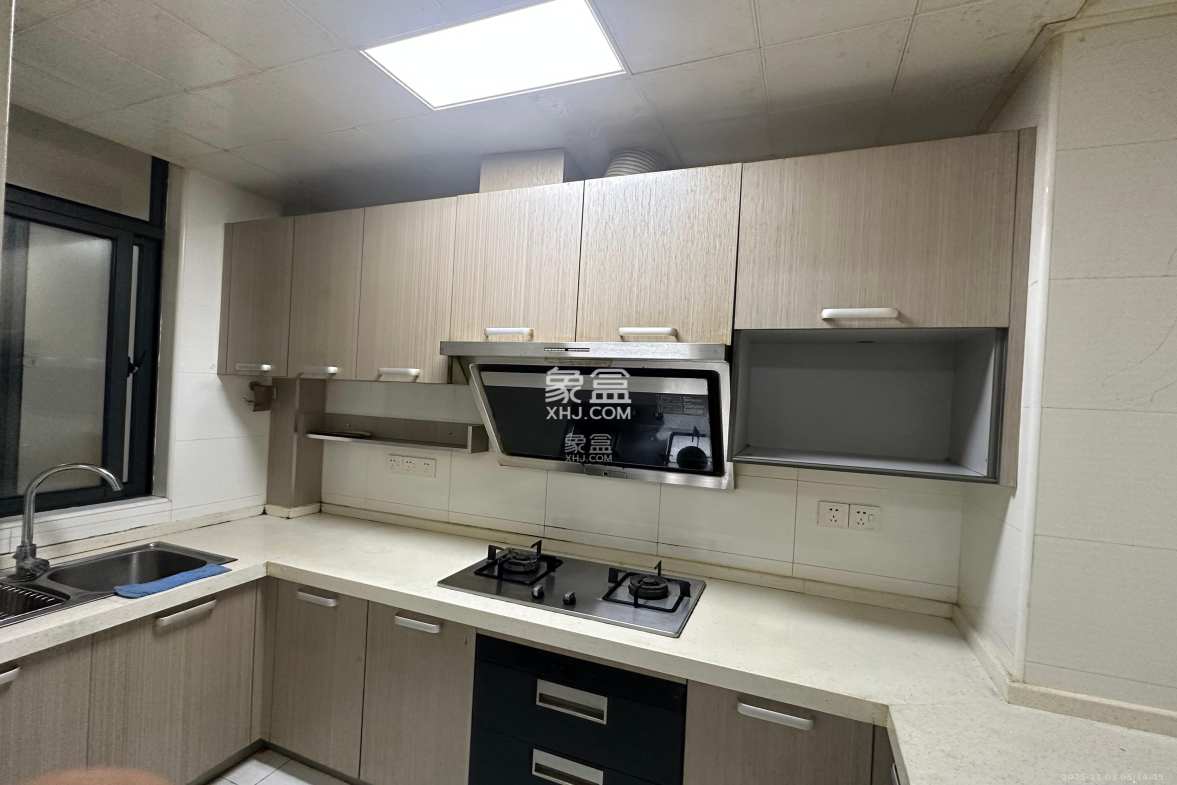 阳光锦城 2室2厅1卫 2900.0元/月 阳光锦城 2室2厅1卫 2900.0元/月室内图