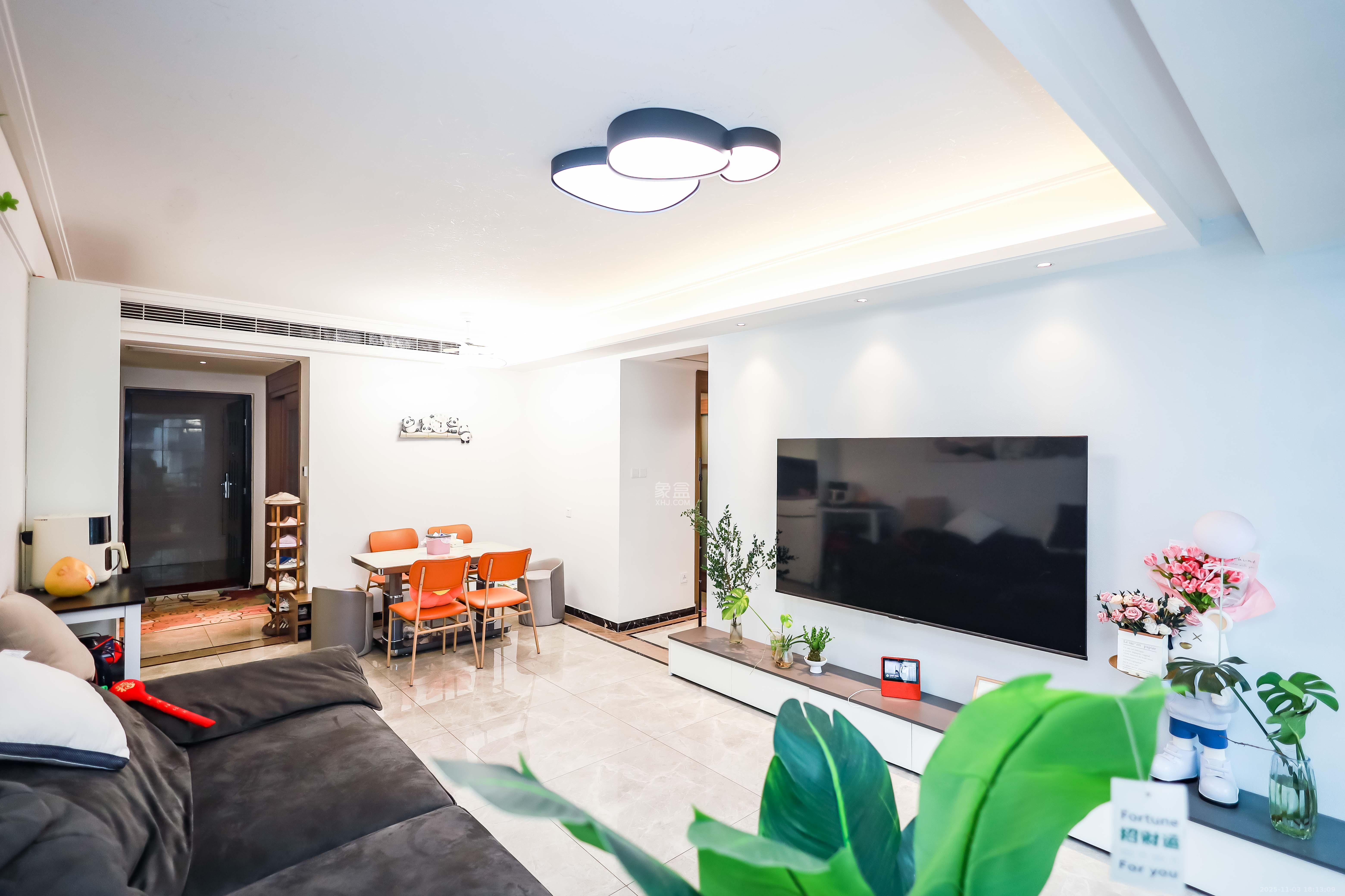 保利恒伟时光印象  4室3厅2卫    125.0万客厅