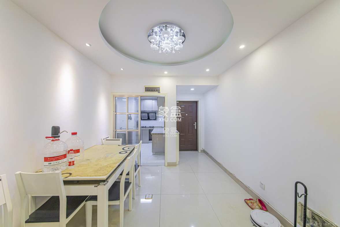 童话里 3室2厅1卫 2300.0元/月 童话里 3室2厅1卫 2300.0元/月室内图