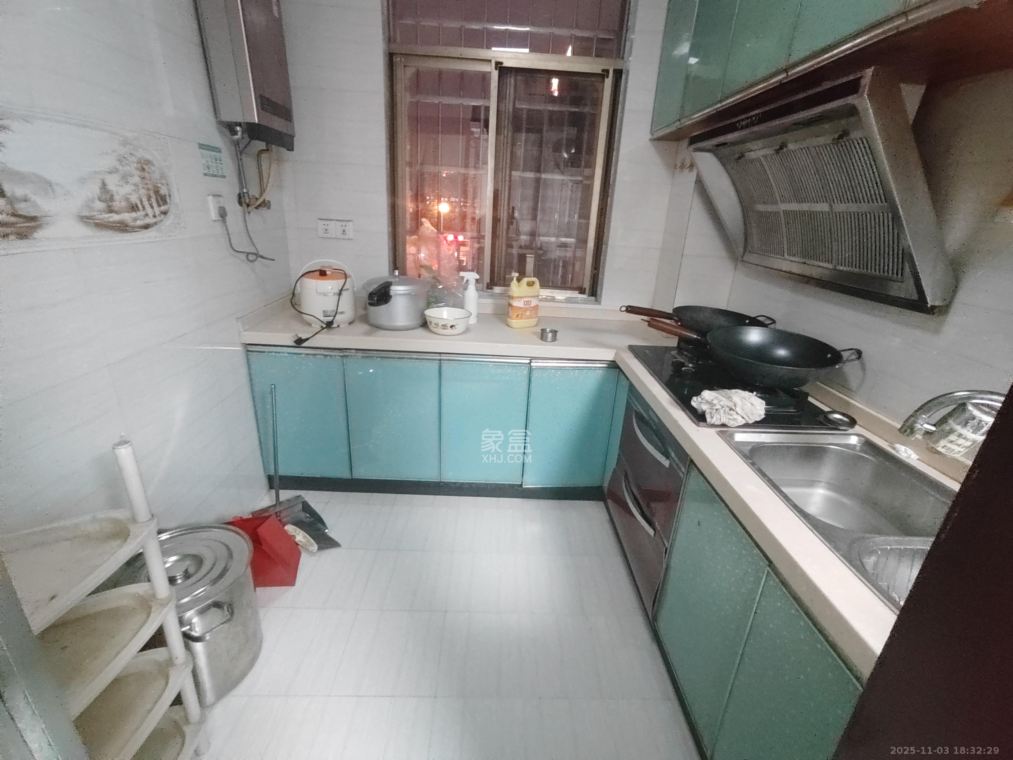 黄鹤小区3片  3室2厅1卫    1600.0元/月室内图