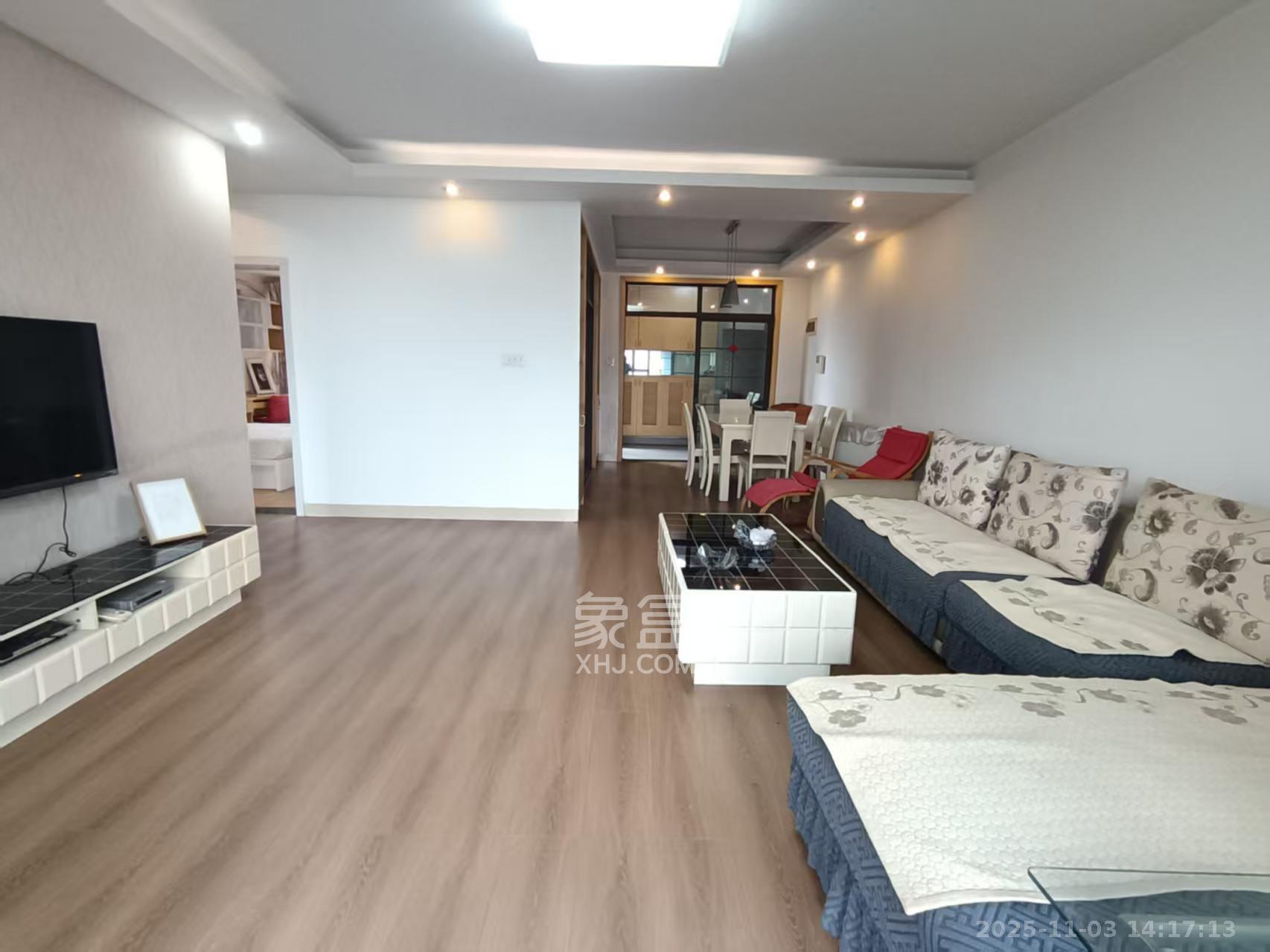 好望谷  3室2厅2卫    1800.0元/月